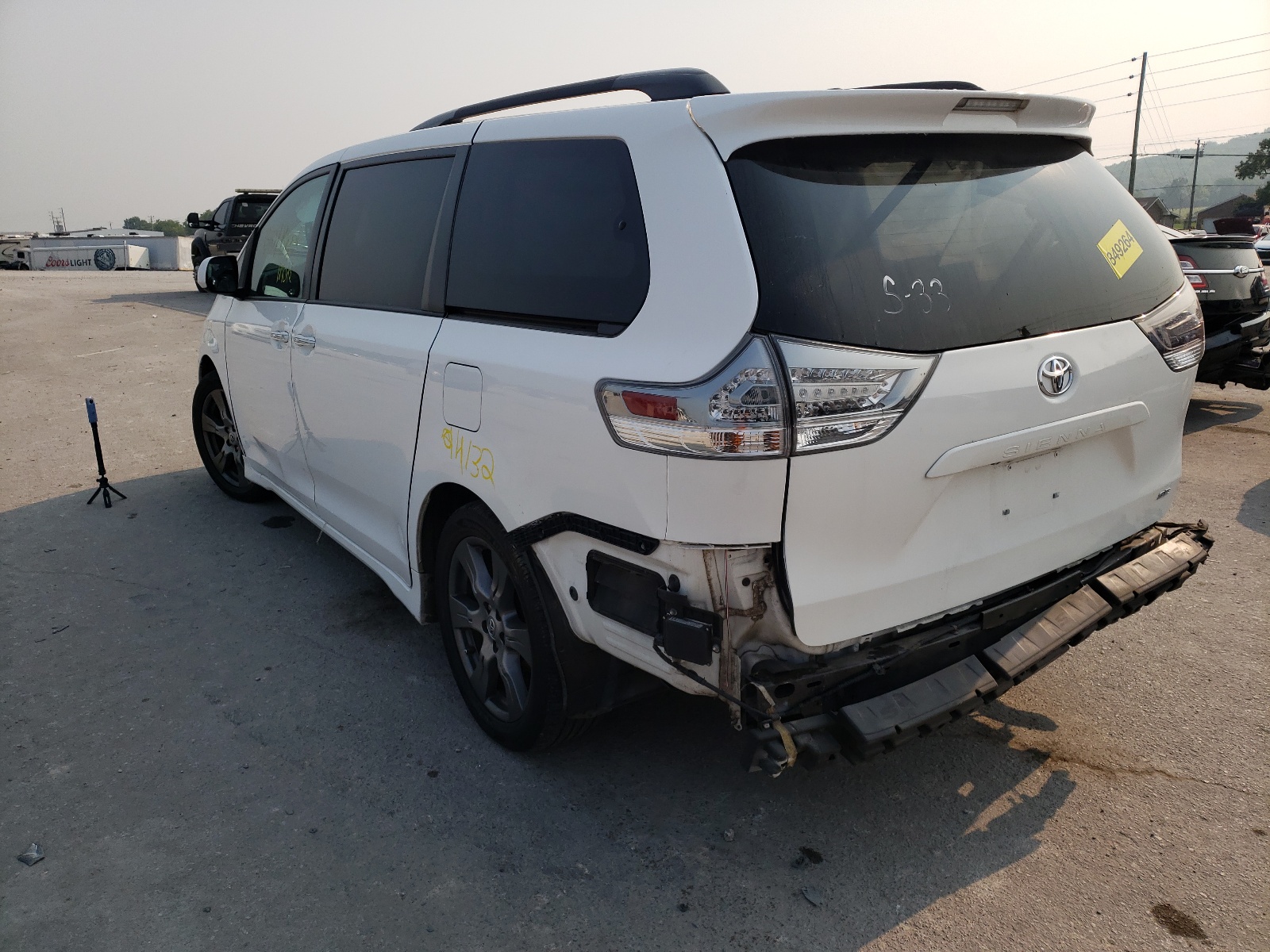 Photo 3 from auction – 2017 TOYOTA SIENNA SE with VIN 5TDXZ3DC1HS812846