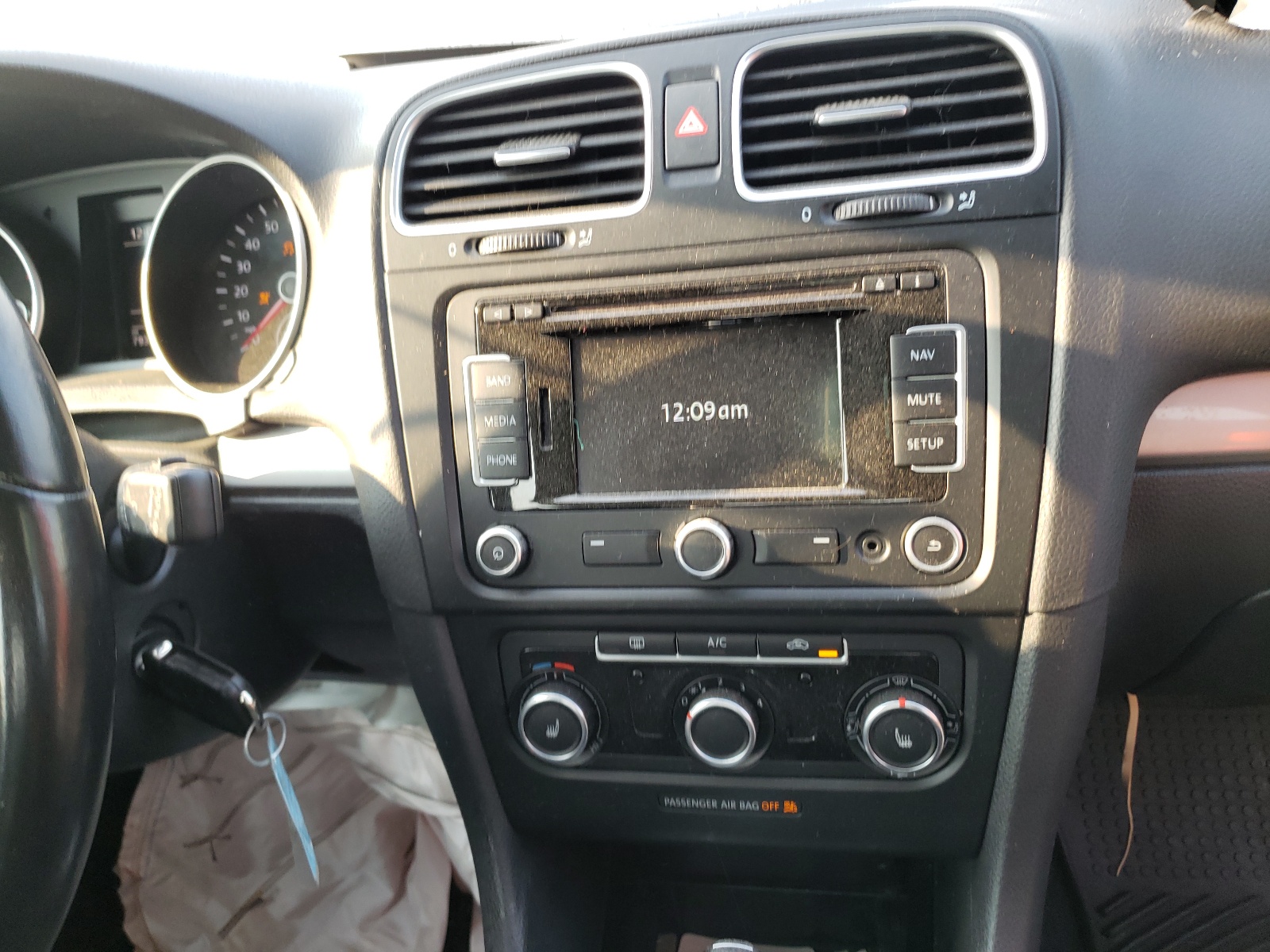 Photo 9 from auction – 2014 VOLKSWAGEN GOLF with VIN WVWDM7AJ5EW008718