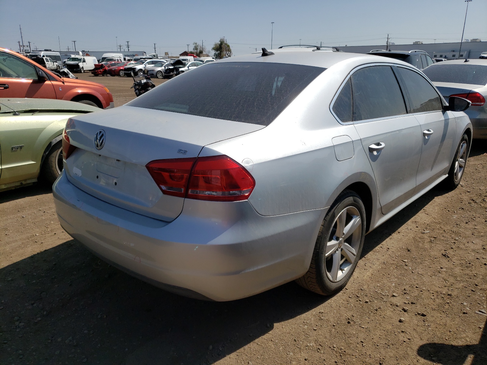 Photo 4 from auction – 2012 VOLKSWAGEN PASSAT SE with VIN 1VWBP7A34CC042046