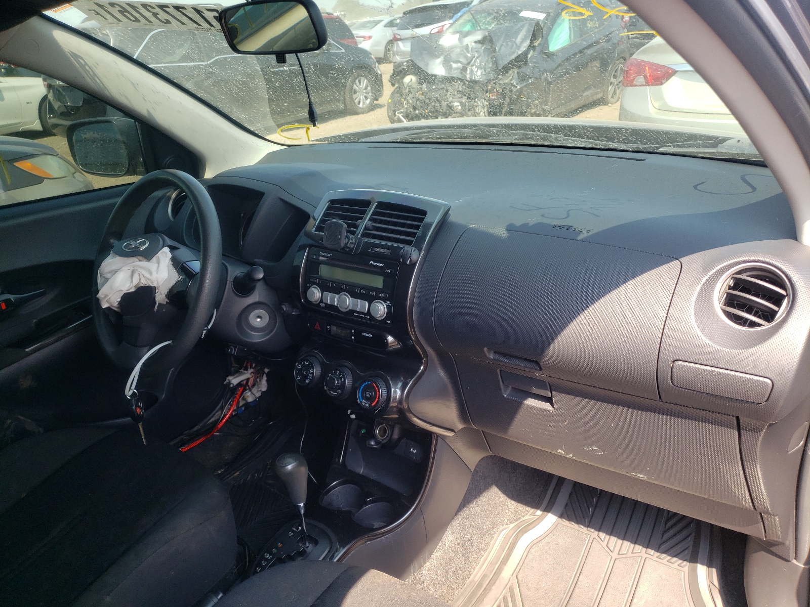 Photo 9 from auction – 2009 TOYOTA SCION XD with VIN JTKKU10489J040512
