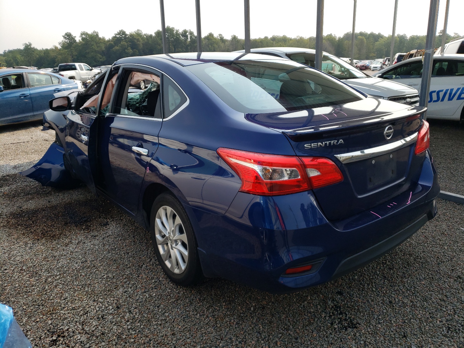 Photo 3 from auction – 2017 NISSAN SENTRA S with VIN 3N1AB7AP7HY261584