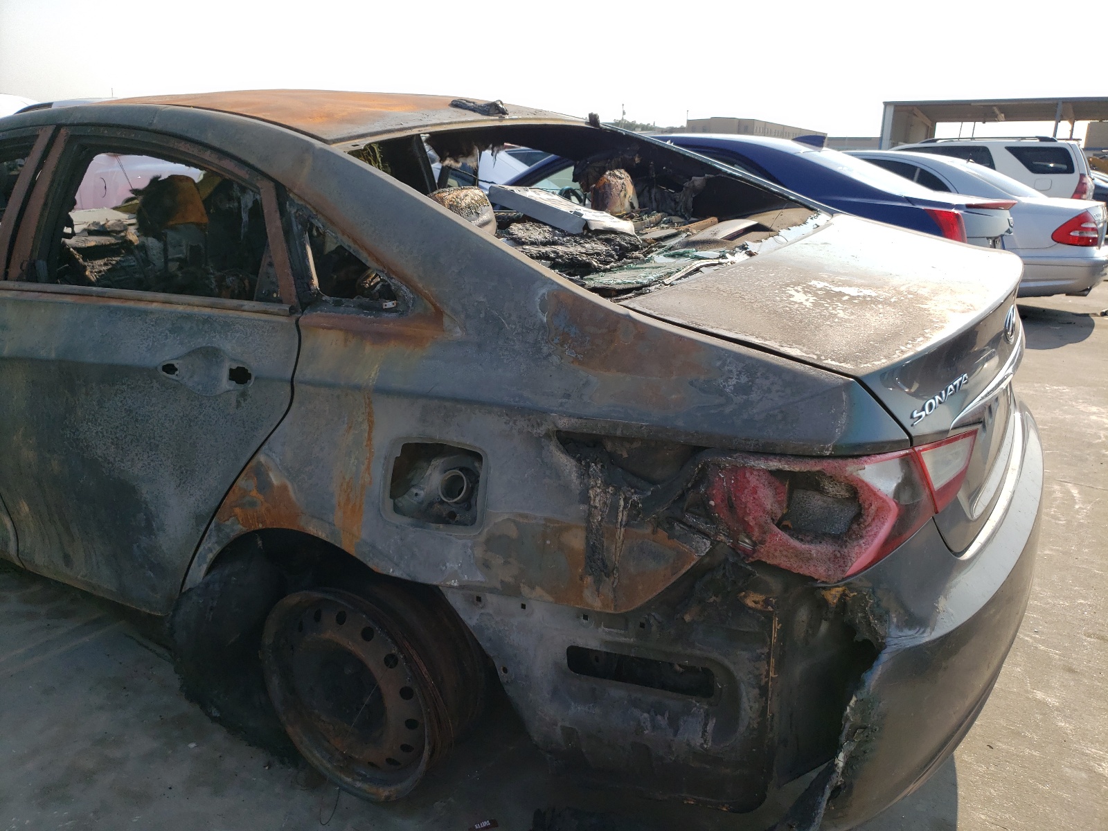 Photo 10 from auction – 2011 HYUNDAI SONATA GLS with VIN 5NPEB4AC1BH159275