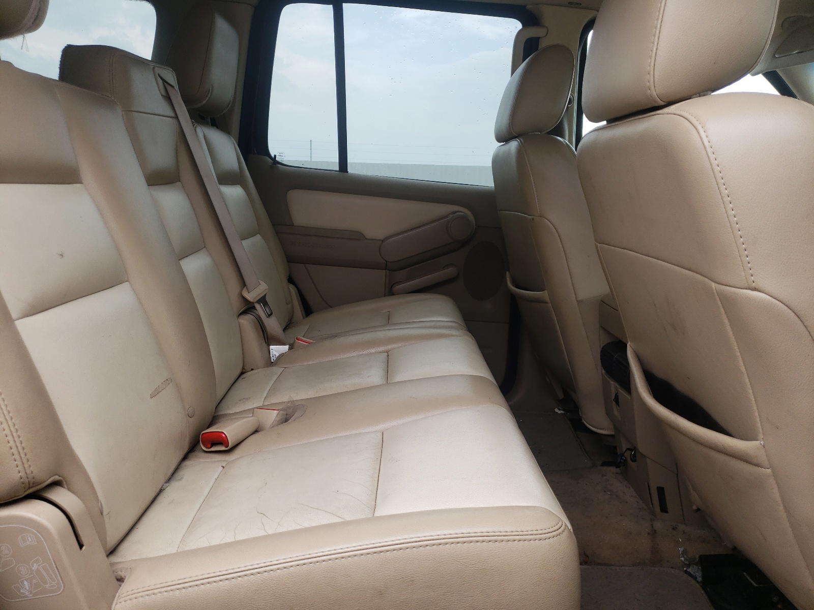 Photo 6 from auction – 2007 FORD EXPLORER E with VIN 1FMEU74E47UA59382