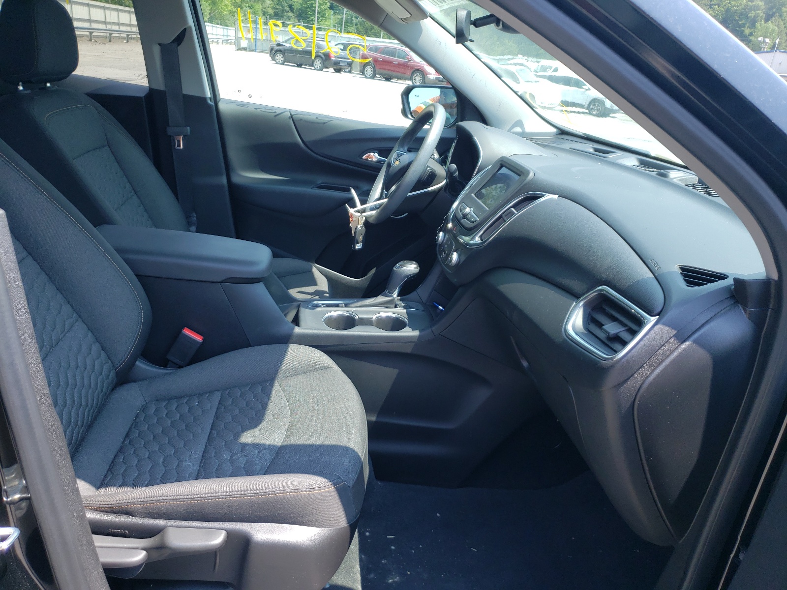 Photo 5 from auction – 2020 CHEVROLET EQUINOX LT with VIN 2GNAXJEV1L6135176