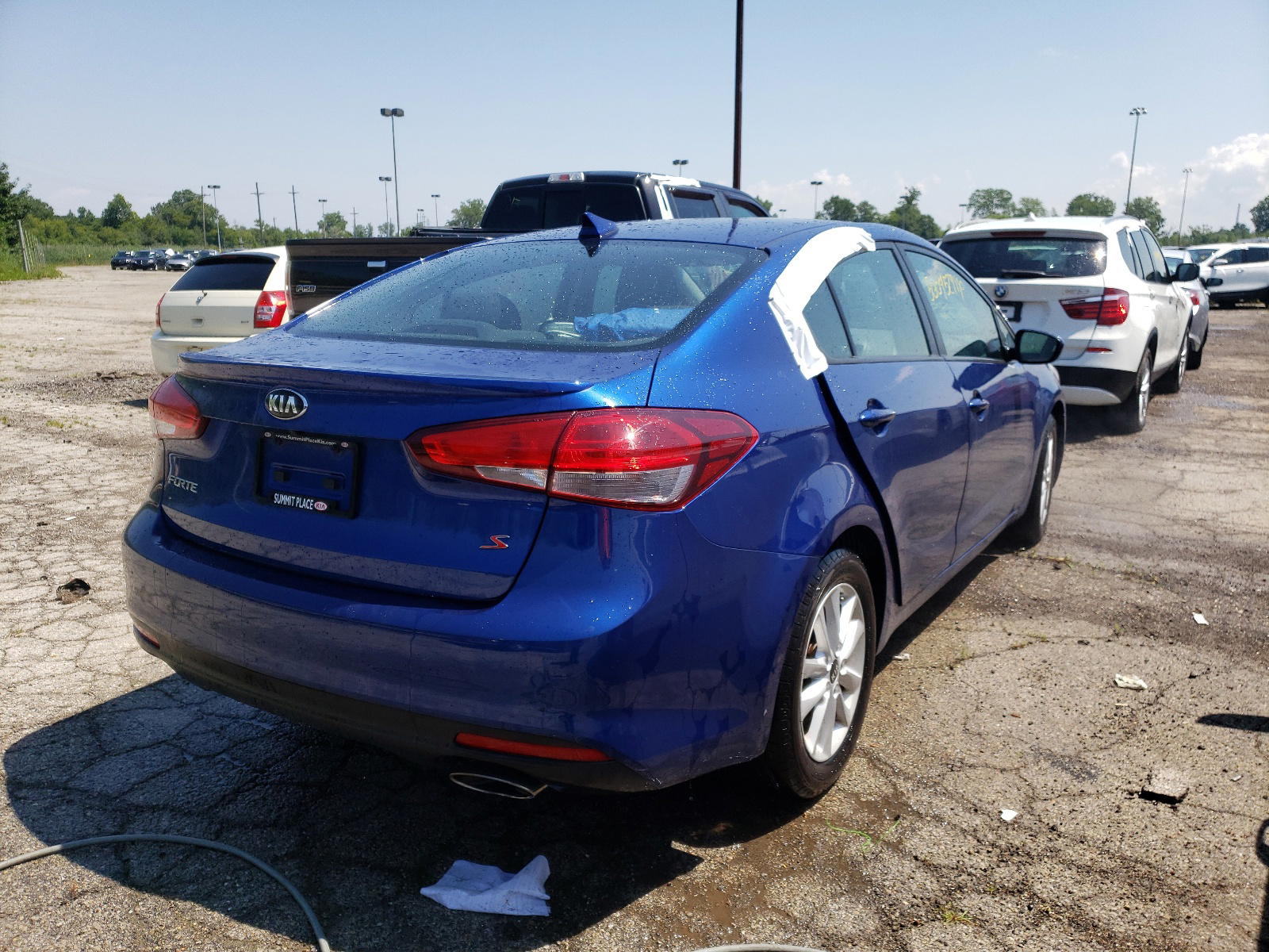Photo 4 from auction – 2017 KIA FORTE with VIN 3KPFL4A75HE027301