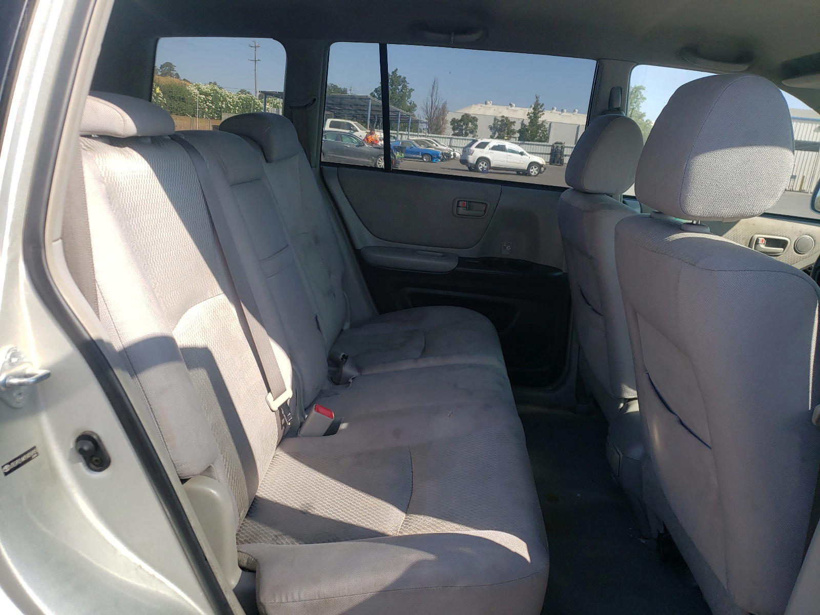 Photo 6 from auction – 2005 TOYOTA HIGHLANDER with VIN JTEGP21A850050905
