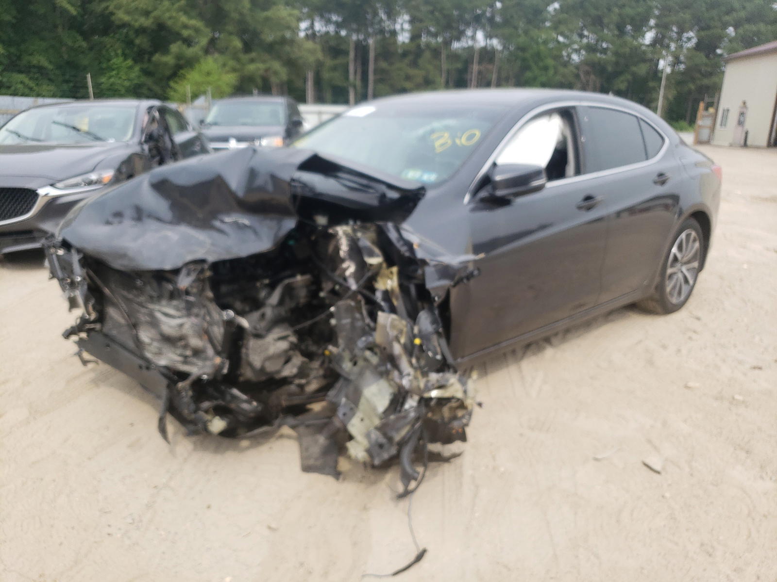 Photo 2 from auction – 2015 ACURA TLX TECH with VIN 19UUB2F51FA010390