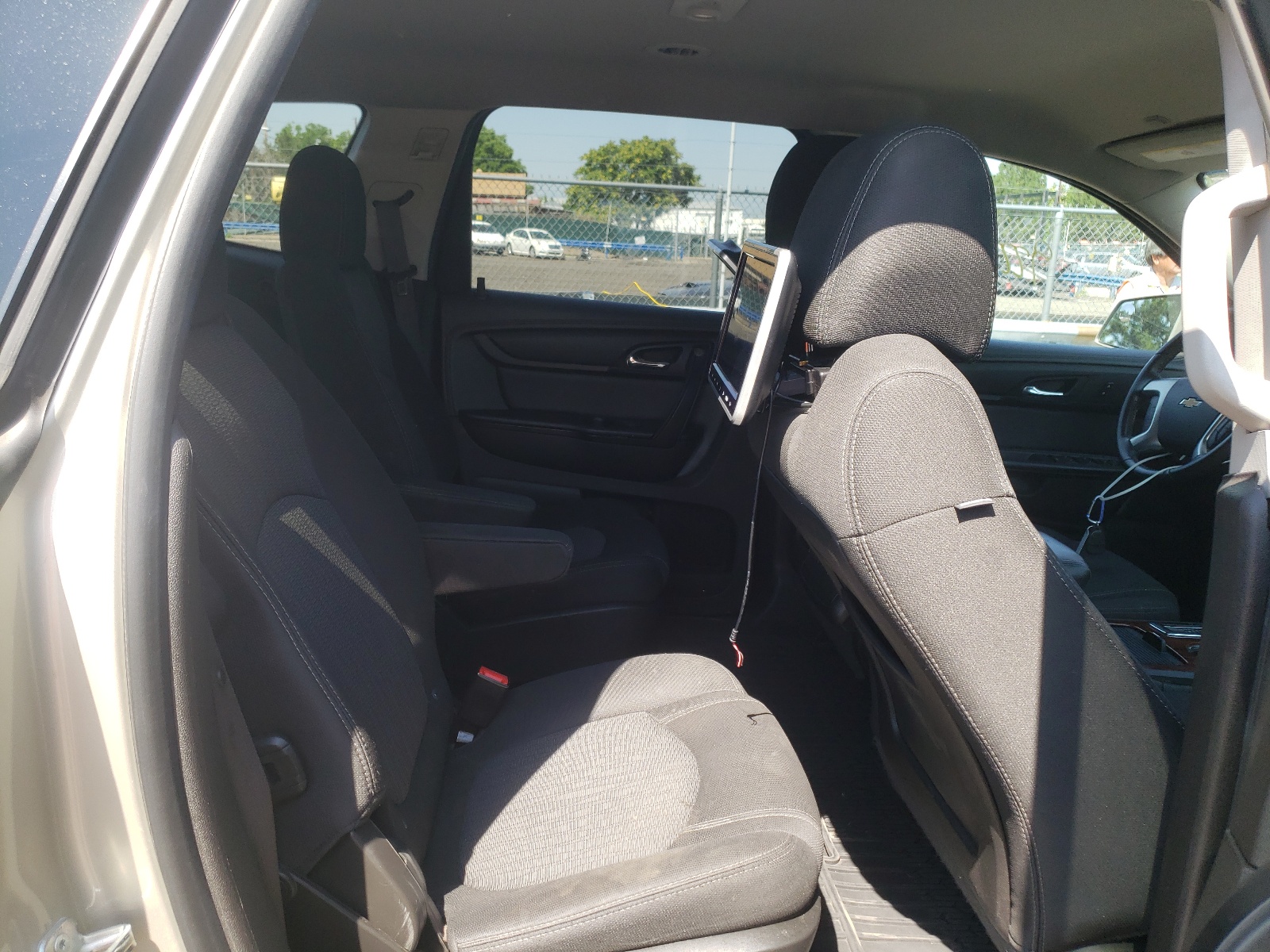 Photo 18 from auction – 2014 CHEVROLET TRAVERSE L with VIN 1GNKVGKD1EJ232943