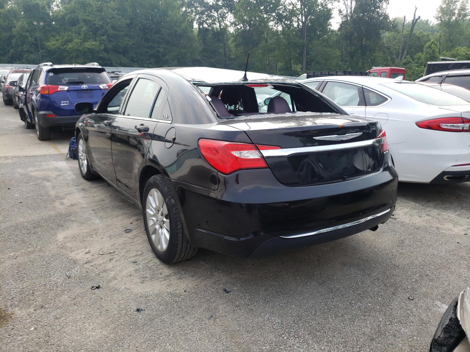 Photo 3 from auction – 2012 CHRYSLER 200 LX with VIN 1C3CCBAB1CN330225