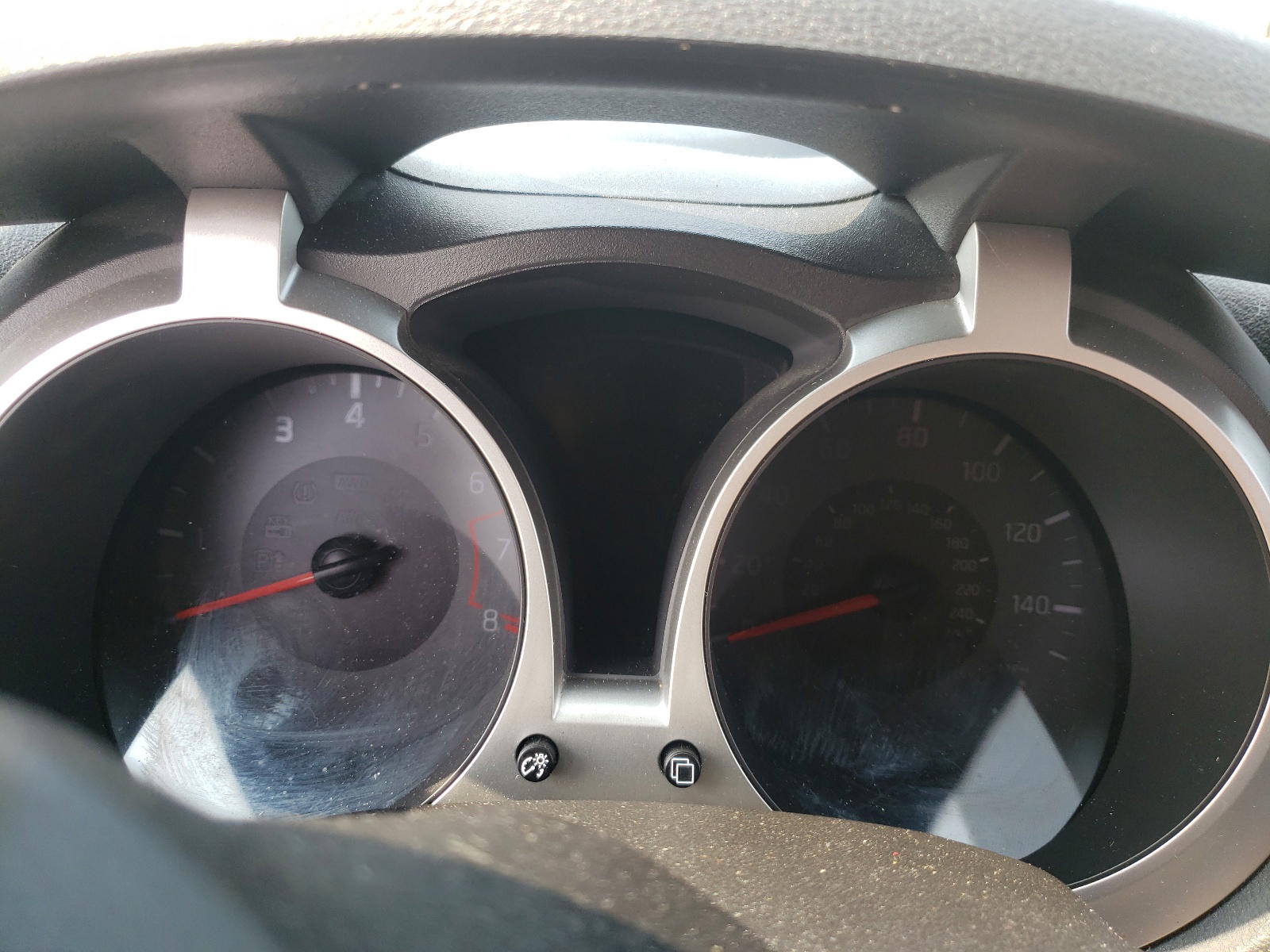 Photo 8 from auction – 2015 NISSAN JUKE S with VIN JN8AF5MR8FT500458