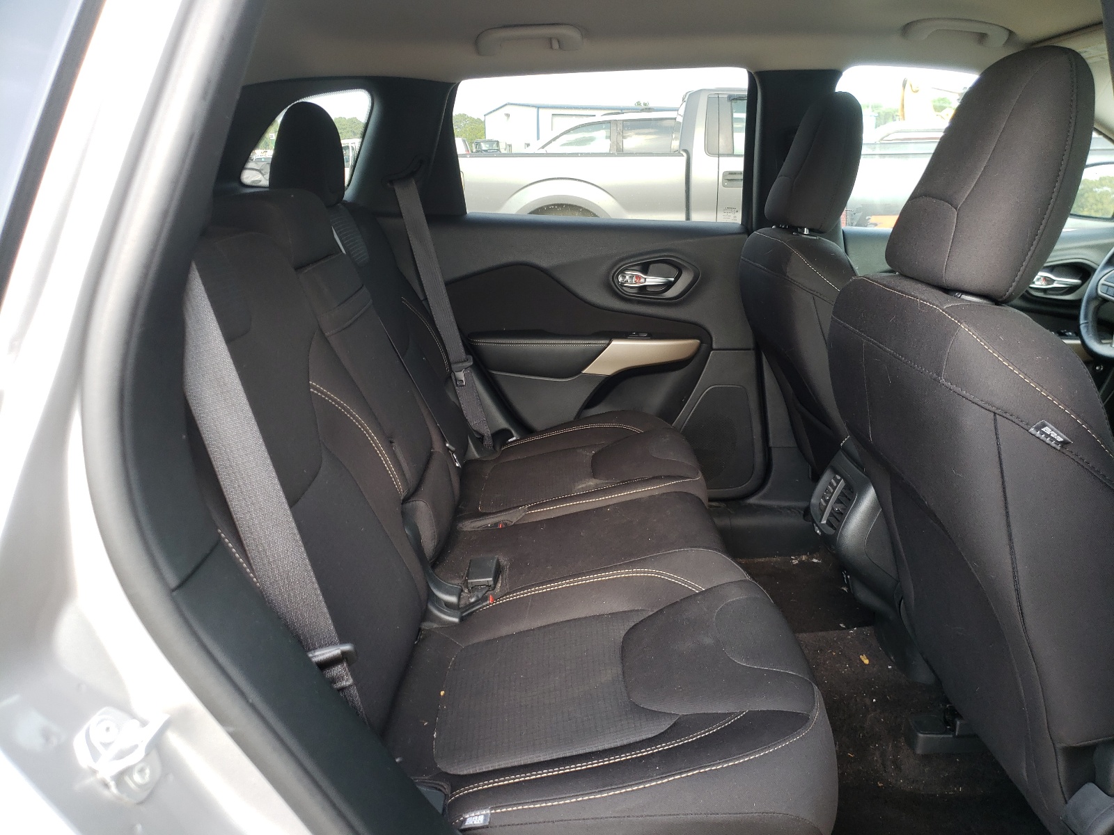 Photo 6 from auction – 2017 JEEP CHEROKEE L with VIN 1C4PJMCS9HD220354