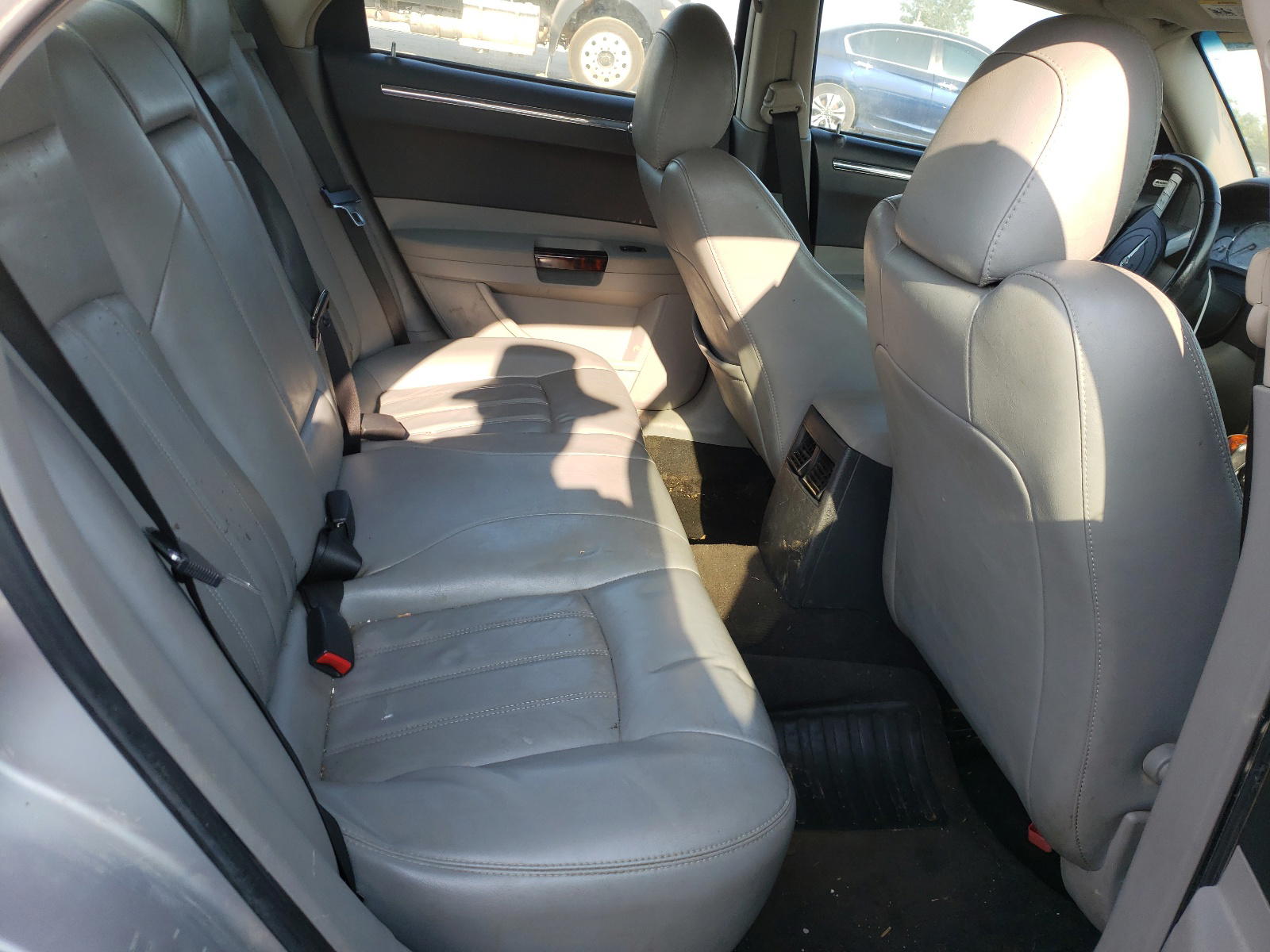 Photo 6 from auction – 2006 CHRYSLER 300C with VIN 2C3KA63H06H343412
