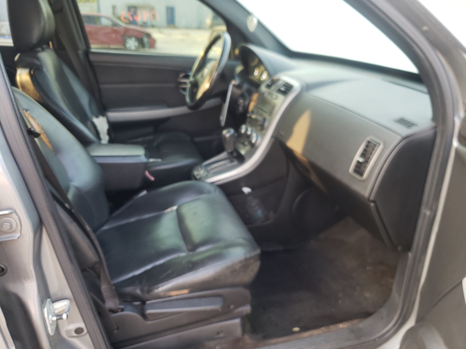 Photo 5 from auction – 2006 PONTIAC TORRENT with VIN 2CKDL63F466144056