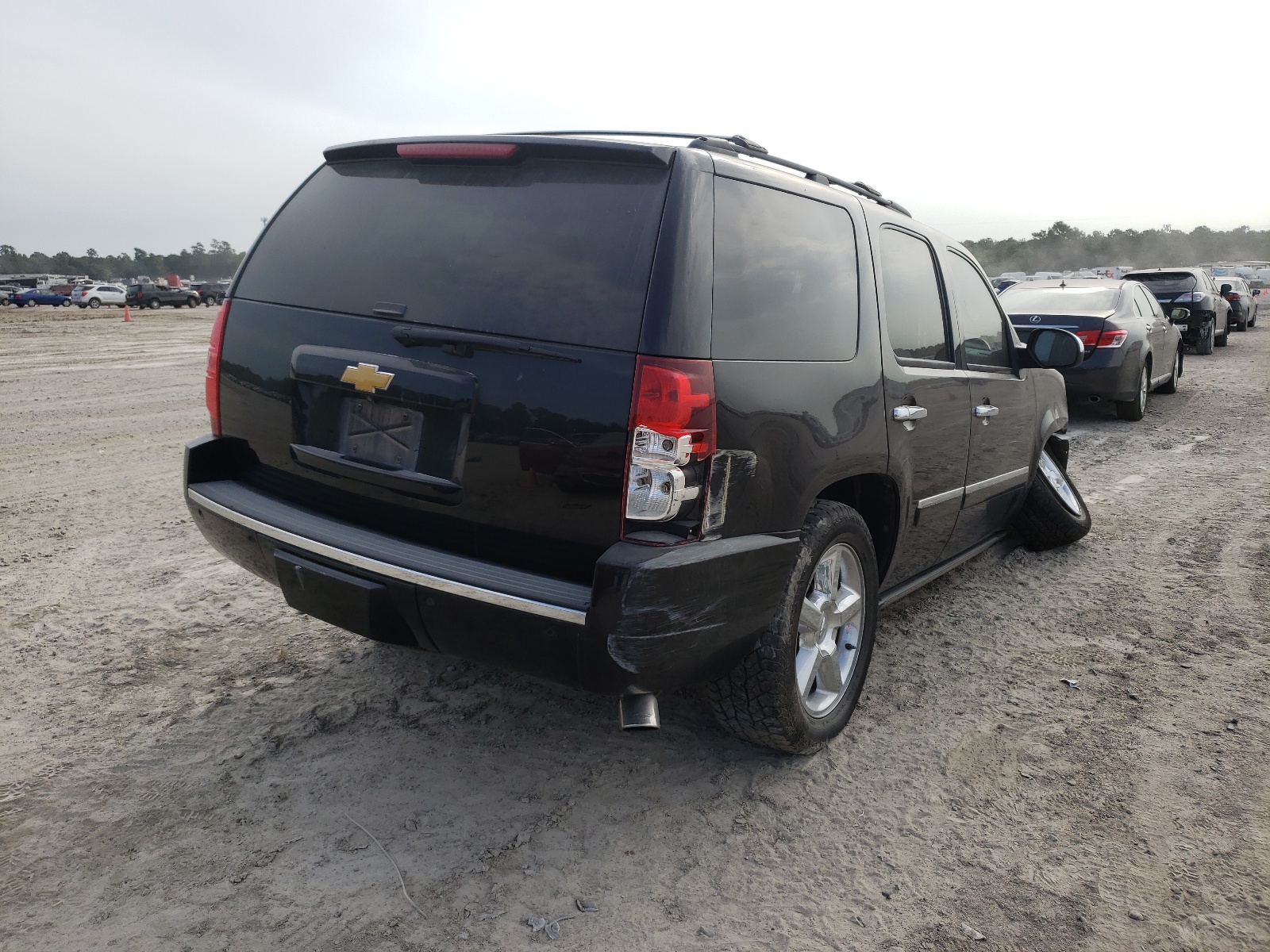 Photo 4 from auction – 2013 CHEVROLET TAHOE K150 with VIN 1GNSKCE02DR355192
