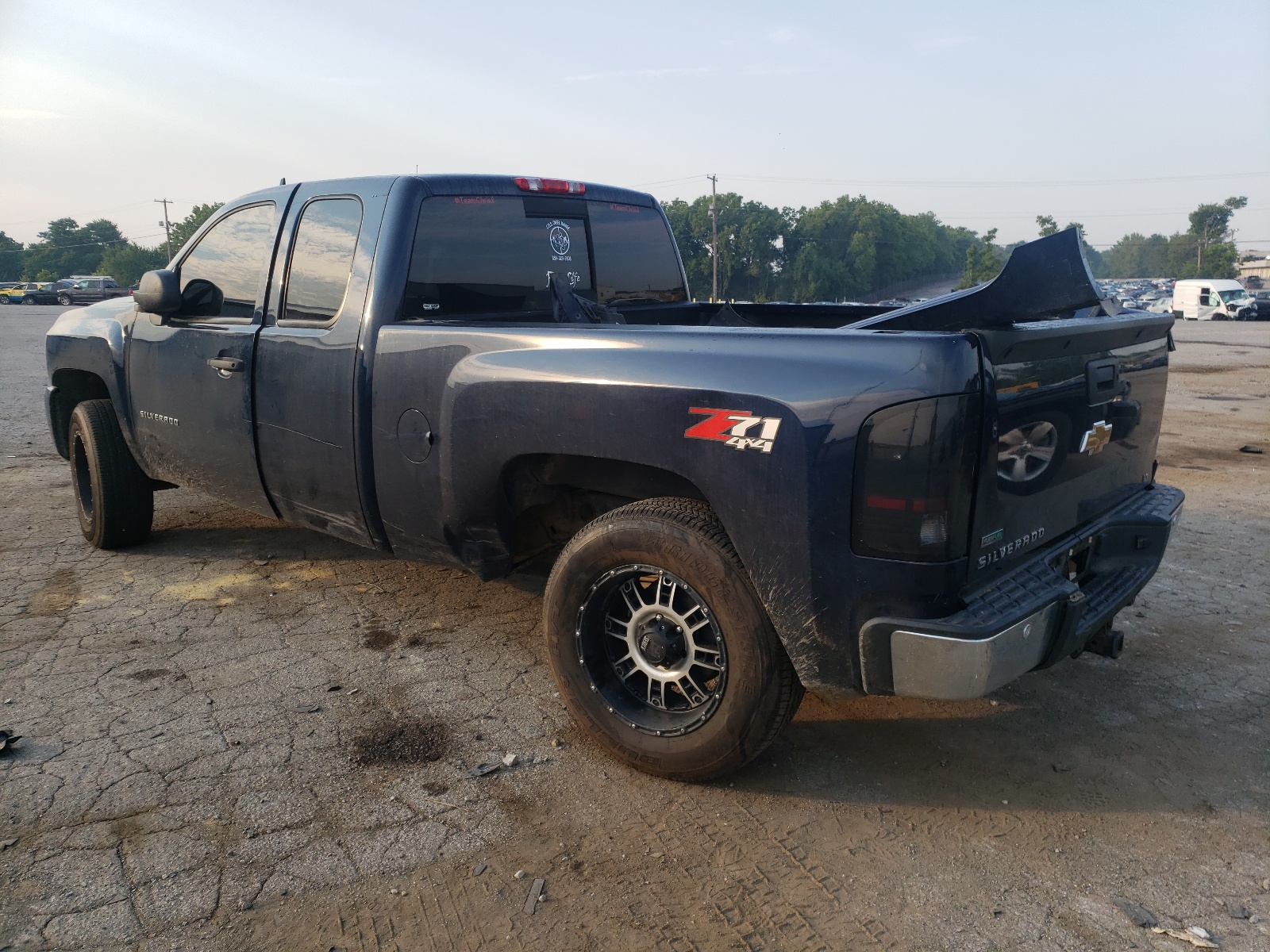 Photo 3 from auction – 2011 CHEVROLET SILVERADO with VIN 1GCRKSE30BZ310230
