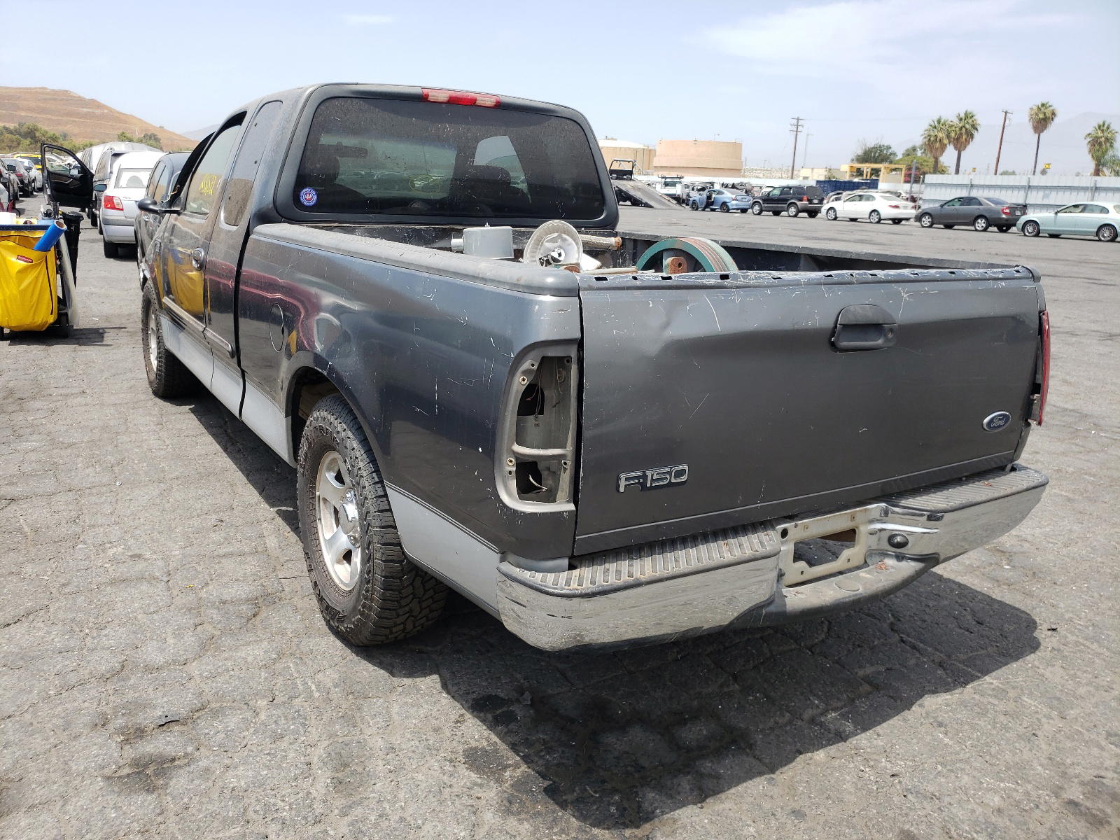 Photo 3 from auction – 2002 FORD F150 with VIN 1FTRX17W12NA93314