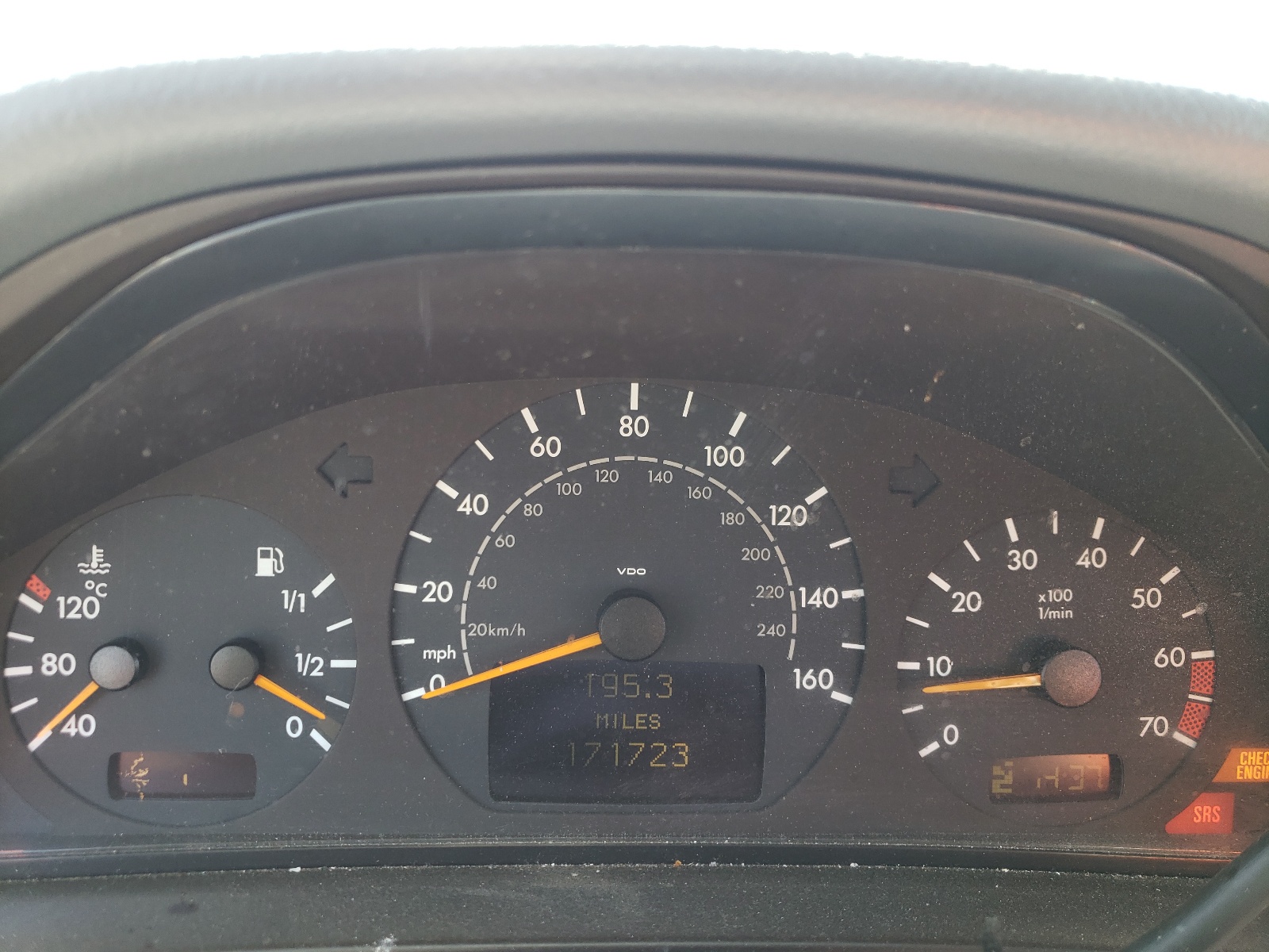 Photo 8 from auction – 2001 MERCEDES-BENZ E 430 with VIN WDBJF70J91X057356