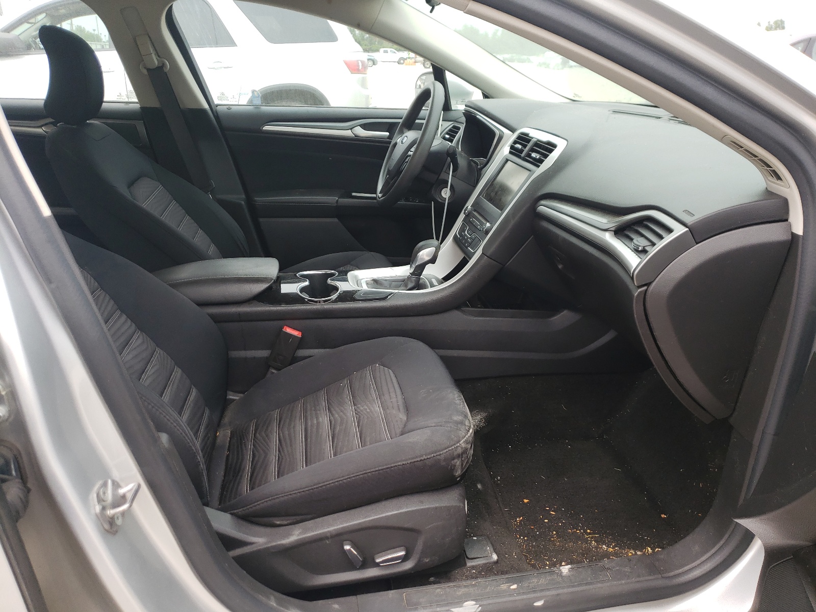 Photo 5 from auction – 2016 FORD FUSION SE with VIN 1FA6P0H78G5122843