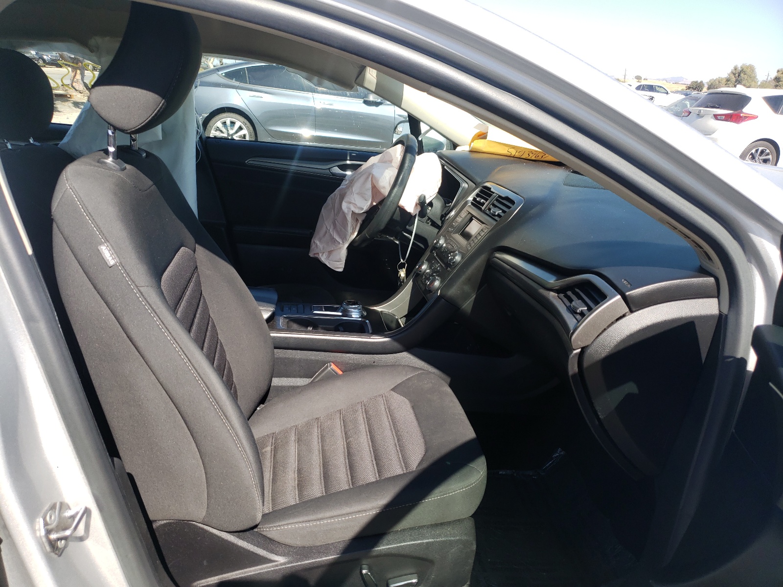 Photo 5 from auction – 2017 FORD FUSION SE with VIN 3FA6P0LU8HR314131
