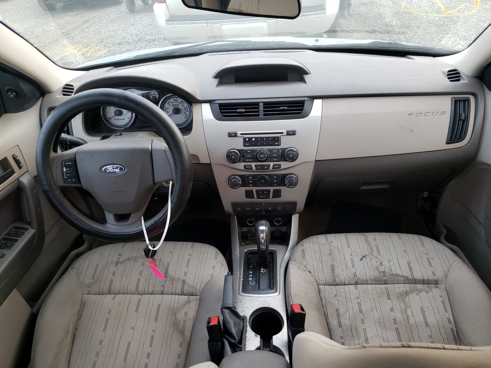 Photo 9 from auction – 2009 FORD FOCUS SE with VIN 1FAHP35N89W163855