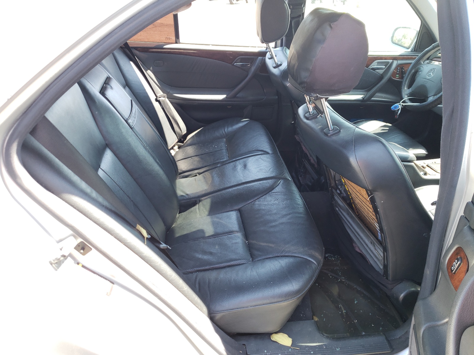Photo 6 from auction – 2001 MERCEDES-BENZ E 430 with VIN WDBJF70J91X057356
