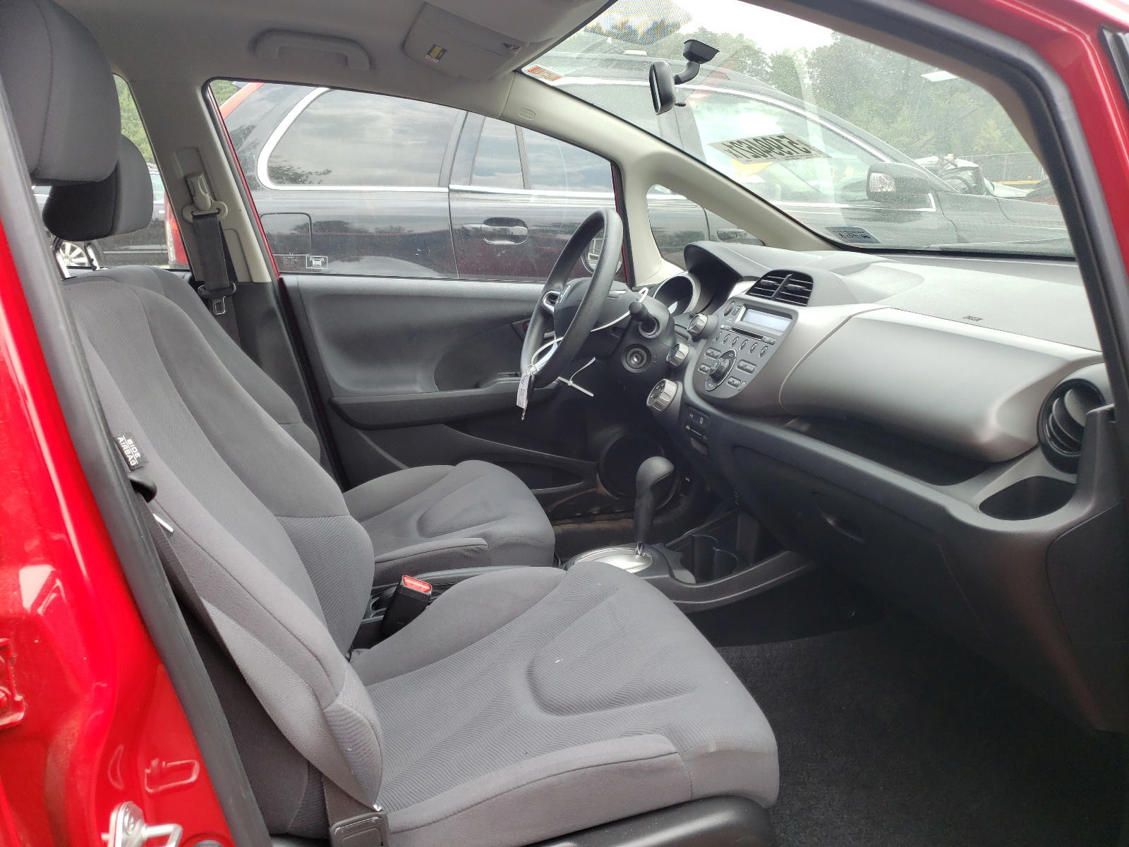 Photo 5 from auction – 2013 HONDA FIT with VIN JHMGE8H32DC080627