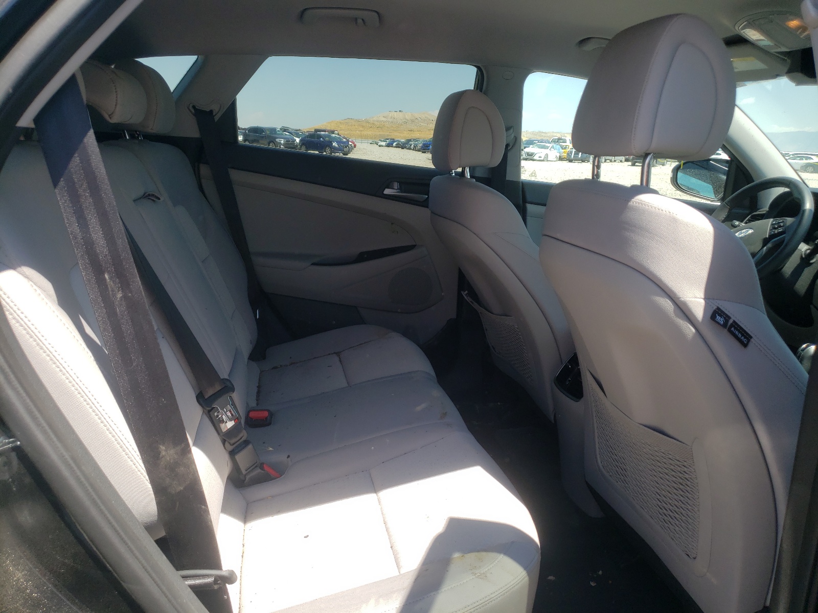 Photo 6 from auction – 2017 HYUNDAI TUCSON LIM with VIN KM8J33A25HU340466