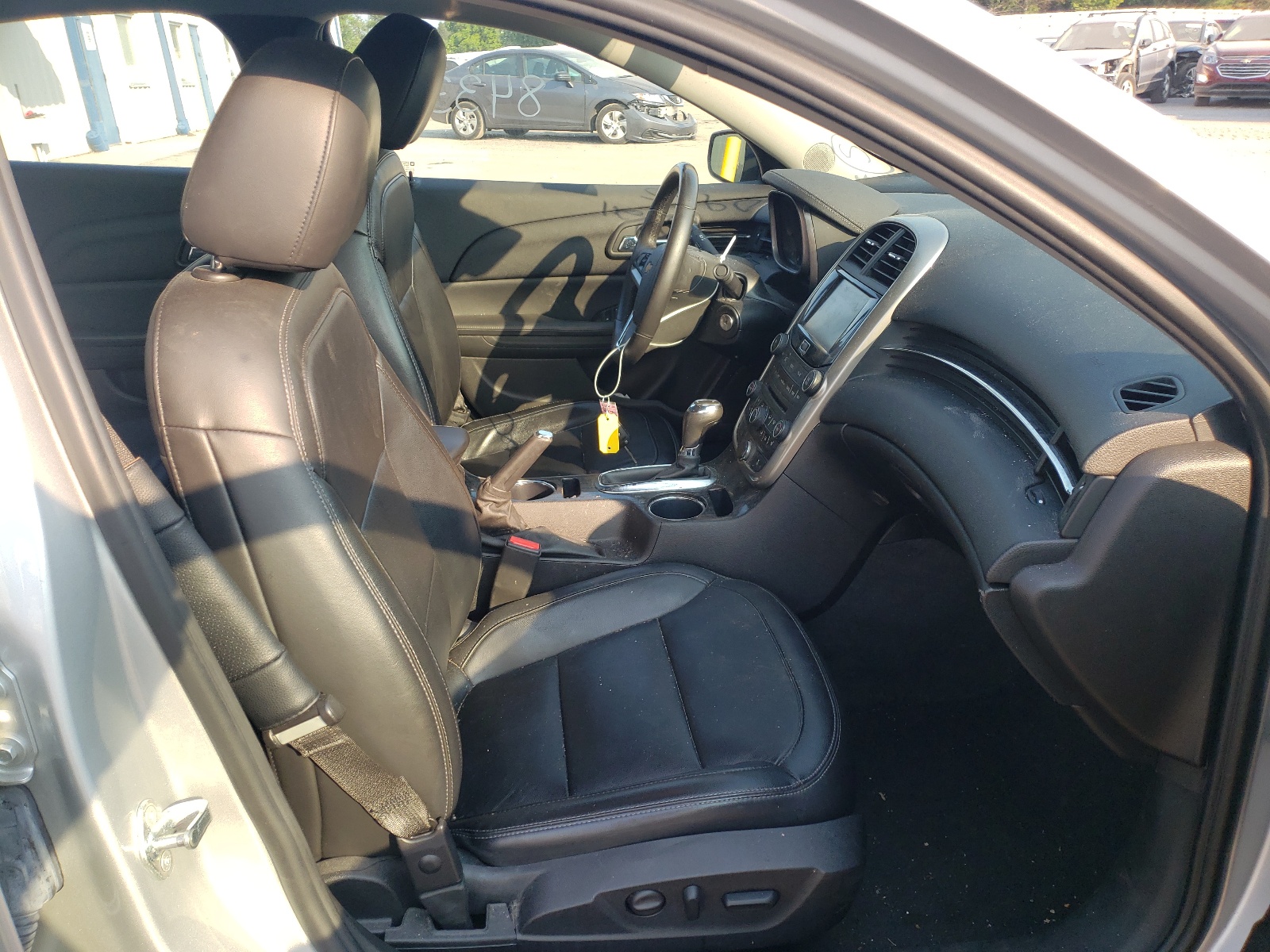 Photo 5 from auction – 2016 CHEVROLET MALIBU LIM with VIN 1G11E5SA5GF151277