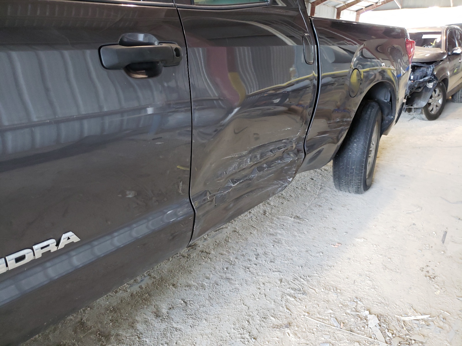 Photo 9 from auction – 2012 TOYOTA TUNDRA DOU with VIN 5TFRM5F12CX042979