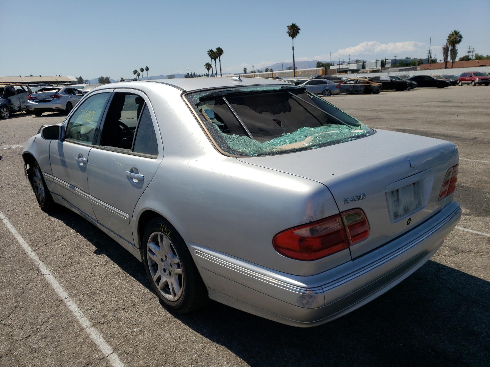 Photo 3 from auction – 2001 MERCEDES-BENZ E 430 with VIN WDBJF70J91X057356