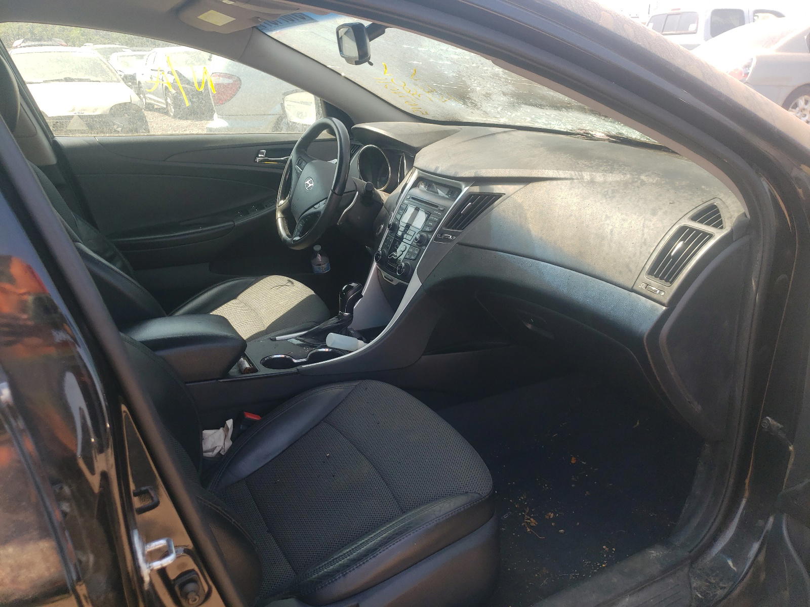 Photo 5 from auction – 2012 HYUNDAI SONATA SE with VIN 5NPEC4AB2CH405921