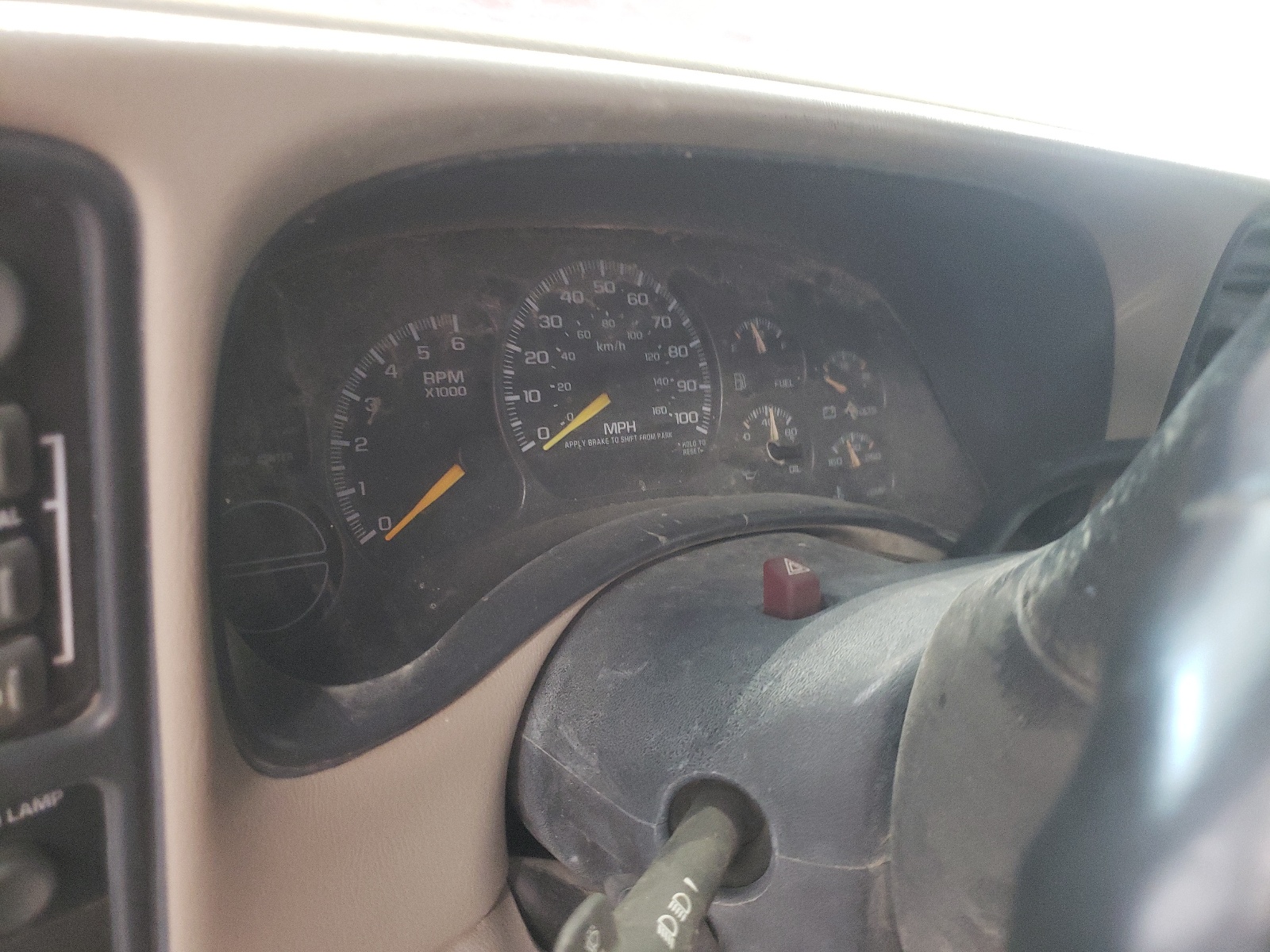 Photo 8 from auction – 2001 GMC NEW SIERRA with VIN 2GTEK19T111310814