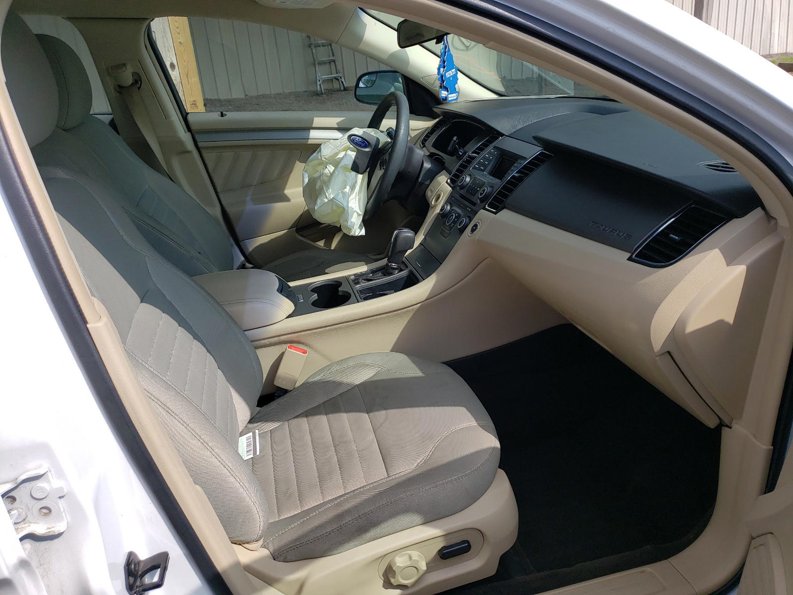 Photo 5 from auction – 2015 FORD TAURUS SE with VIN 1FAHP2D83FG122724