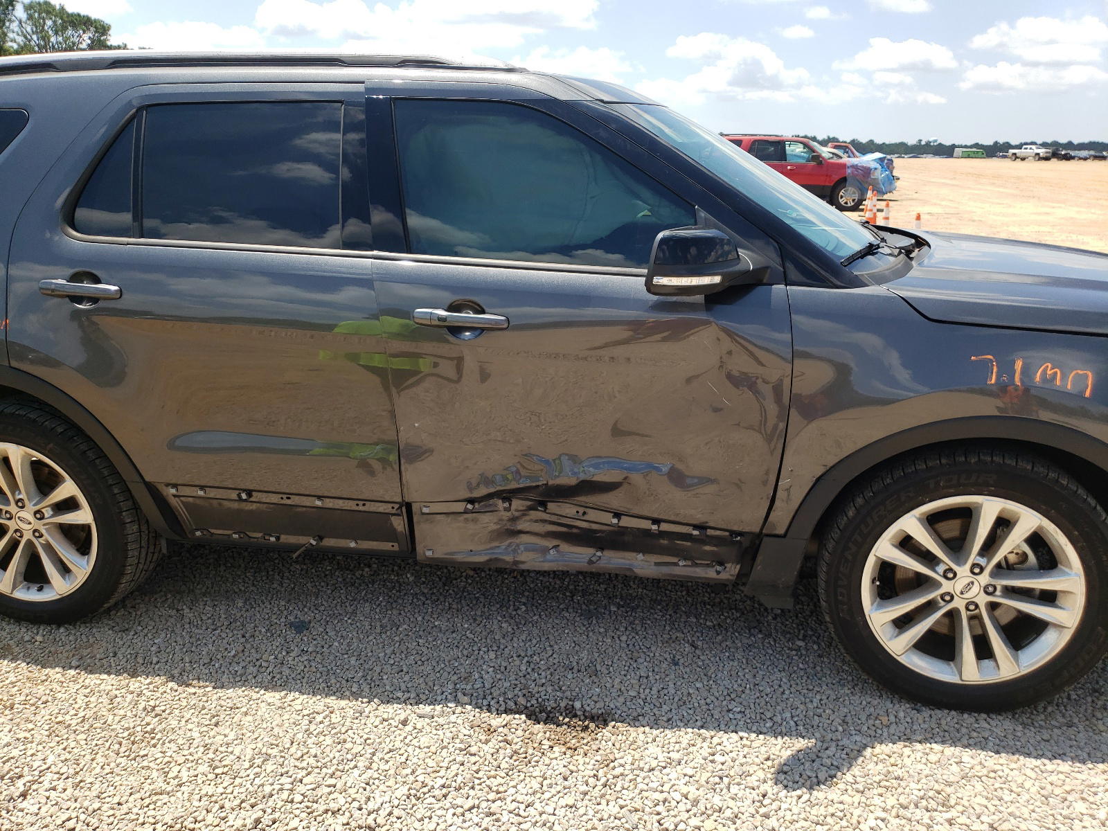 Photo 9 from auction – 2018 FORD EXPLORER X with VIN 1FM5K7D87JGC11547
