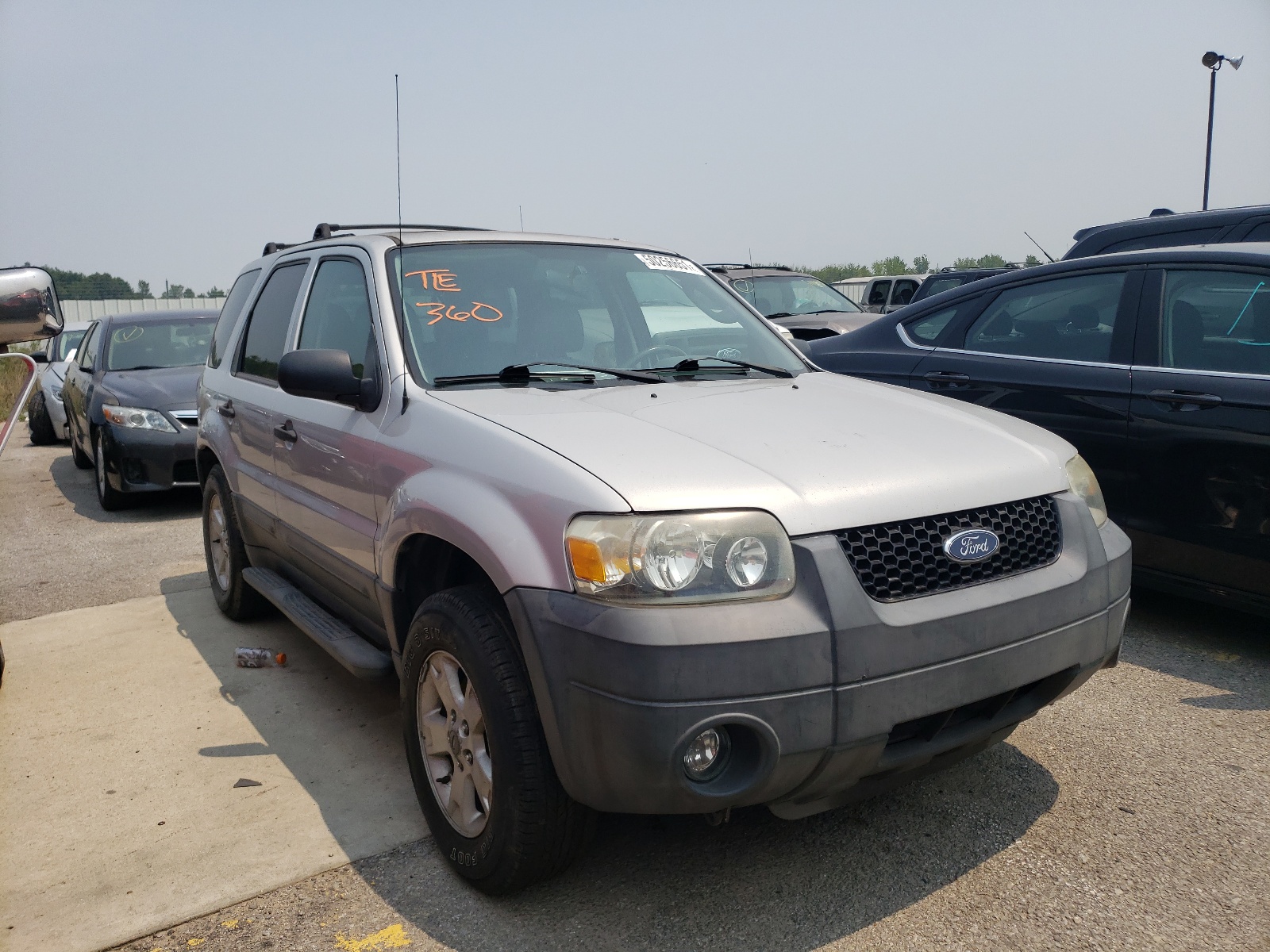Photo 1 from auction – 2005 FORD ESCAPE XLT with VIN 1FMCU93165KC80203
