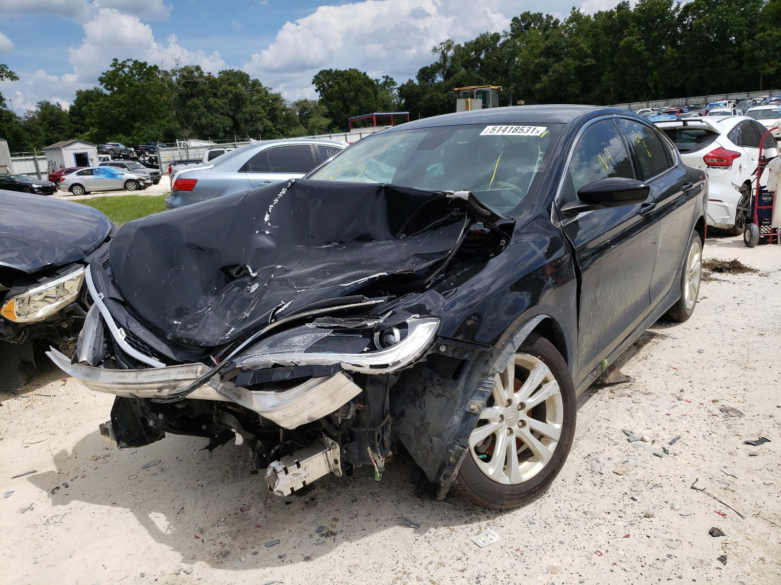 Photo 2 from auction – 2017 CHRYSLER 200 LIMITE with VIN 1C3CCCAB7HN506336