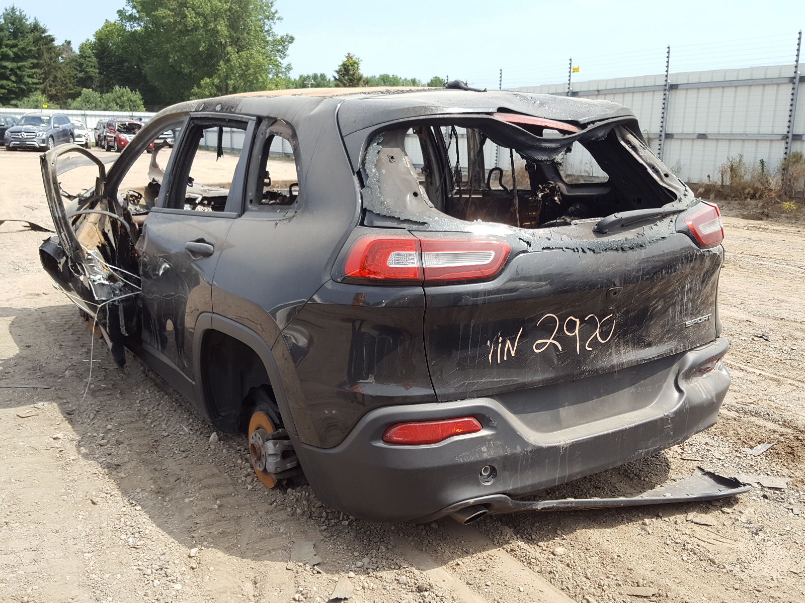 Photo 3 from auction – 2014 JEEP CHEROKEE S with VIN 1C4PJLAB6EW112920