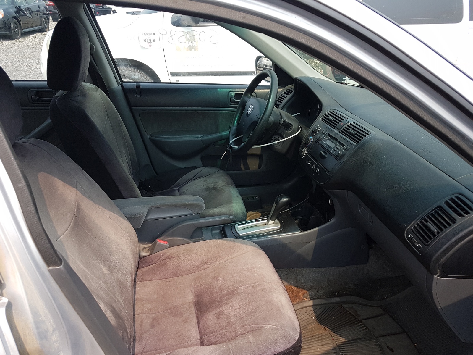 Photo 5 from auction – 2003 HONDA CIVIC LX with VIN 2HGES166X3H923797