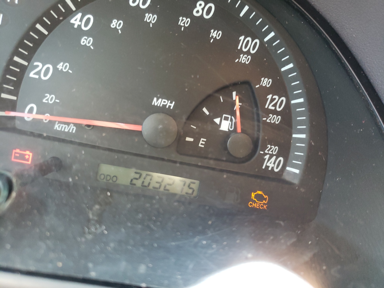 Photo 8 from auction – 2004 TOYOTA CAMRY LE with VIN 4T1BE32K34U898484