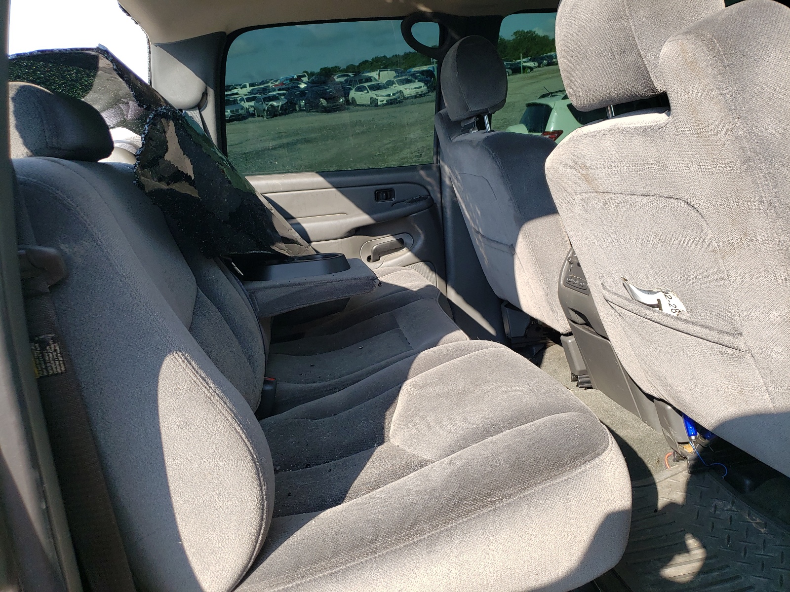 Photo 6 from auction – 2005 GMC NEW SIERRA with VIN 2GTEK13T151188275
