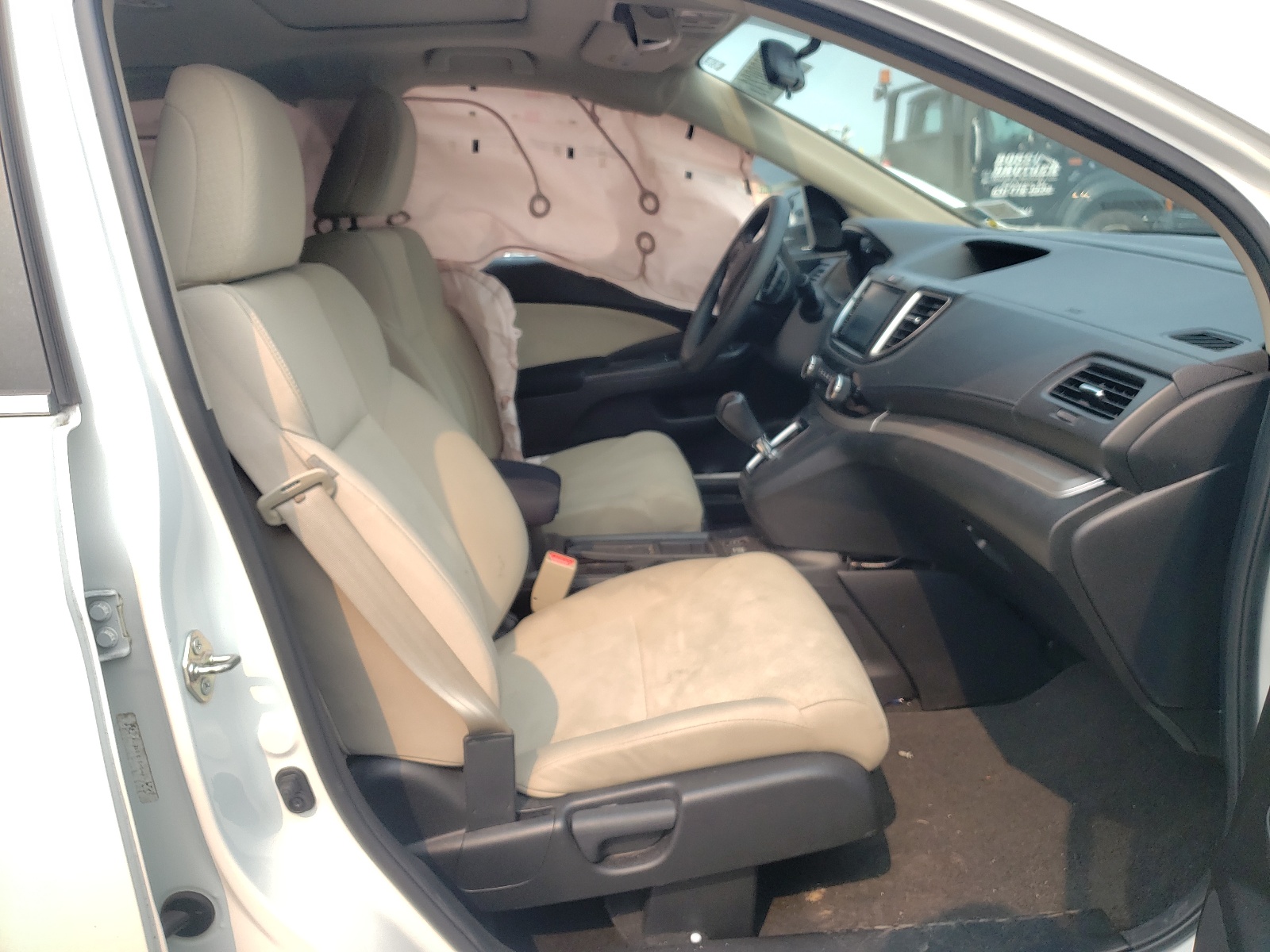Photo 5 from auction – 2016 HONDA CR-V EX with VIN 5J6RM4H51GL018674