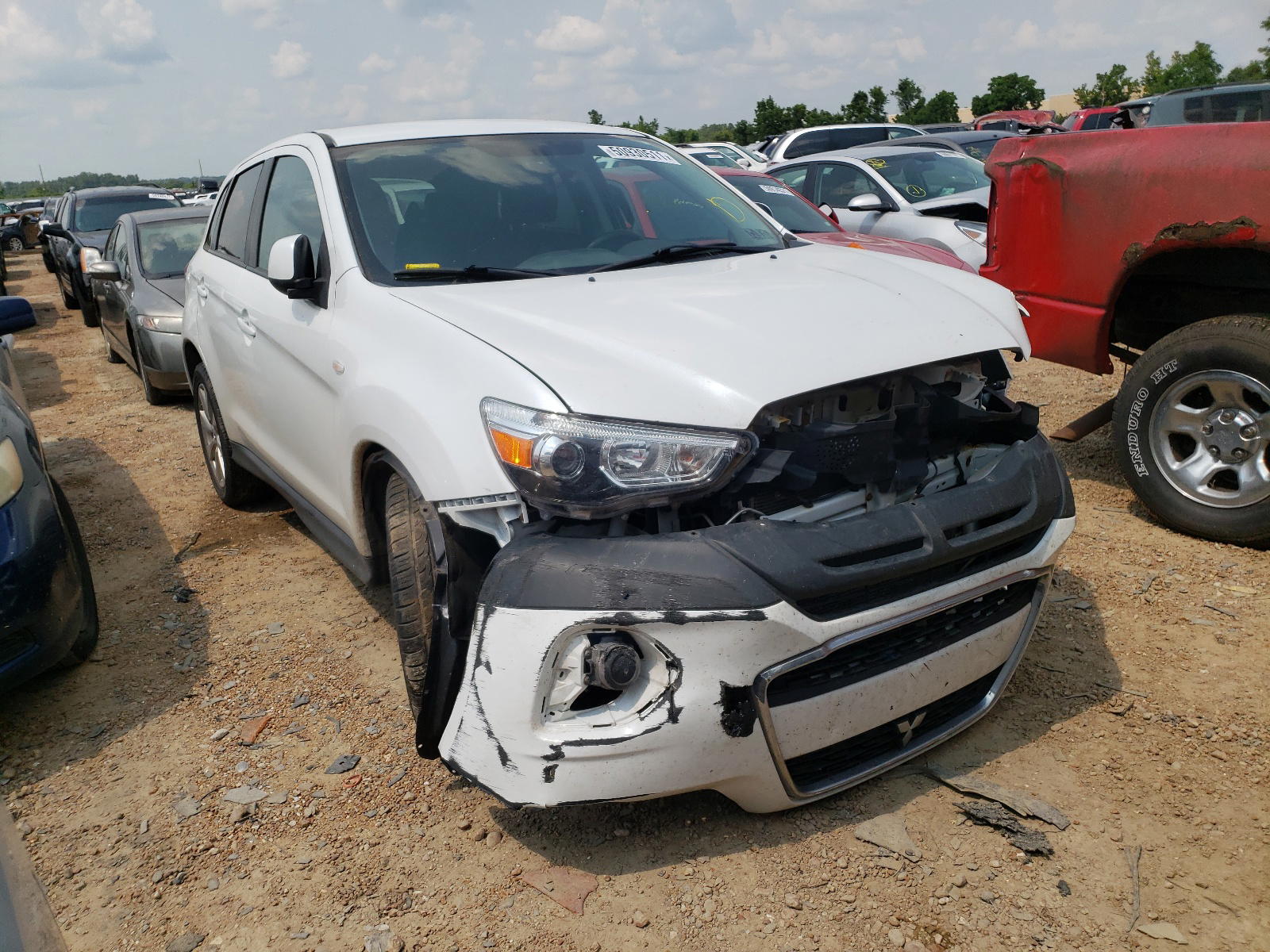 MITSUBISHI OUTLANDER 2014 with VIN 4A4AR3AU8EE016141 - Photo from auction