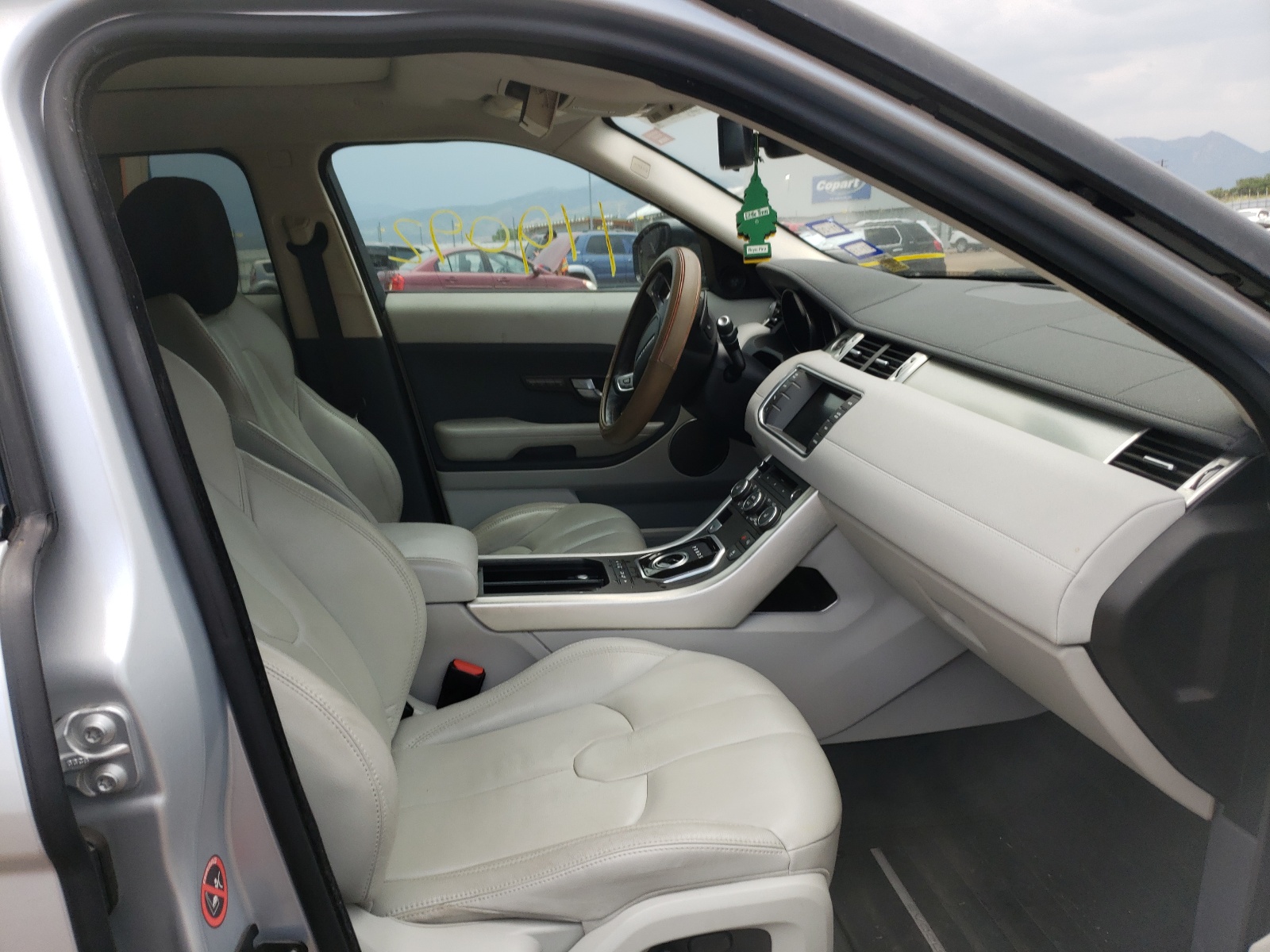 Photo 5 from auction – 2015 LAND ROVER RANGE ROVE with VIN SALVP2BG9FH962436