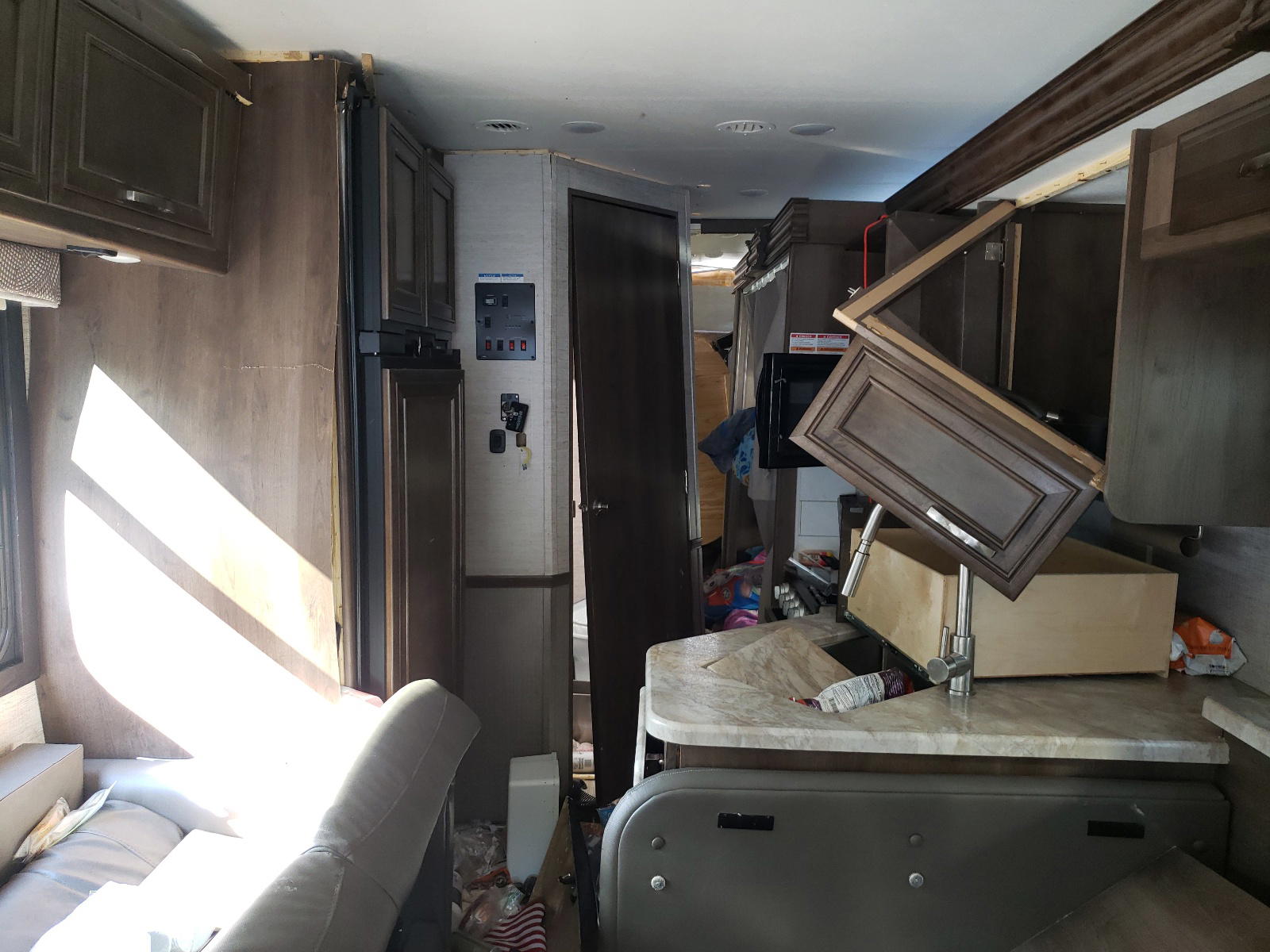 Photo 6 from auction – 2021 JAYC 1206CAMPER with VIN 1F65F5DNXL0A06872
