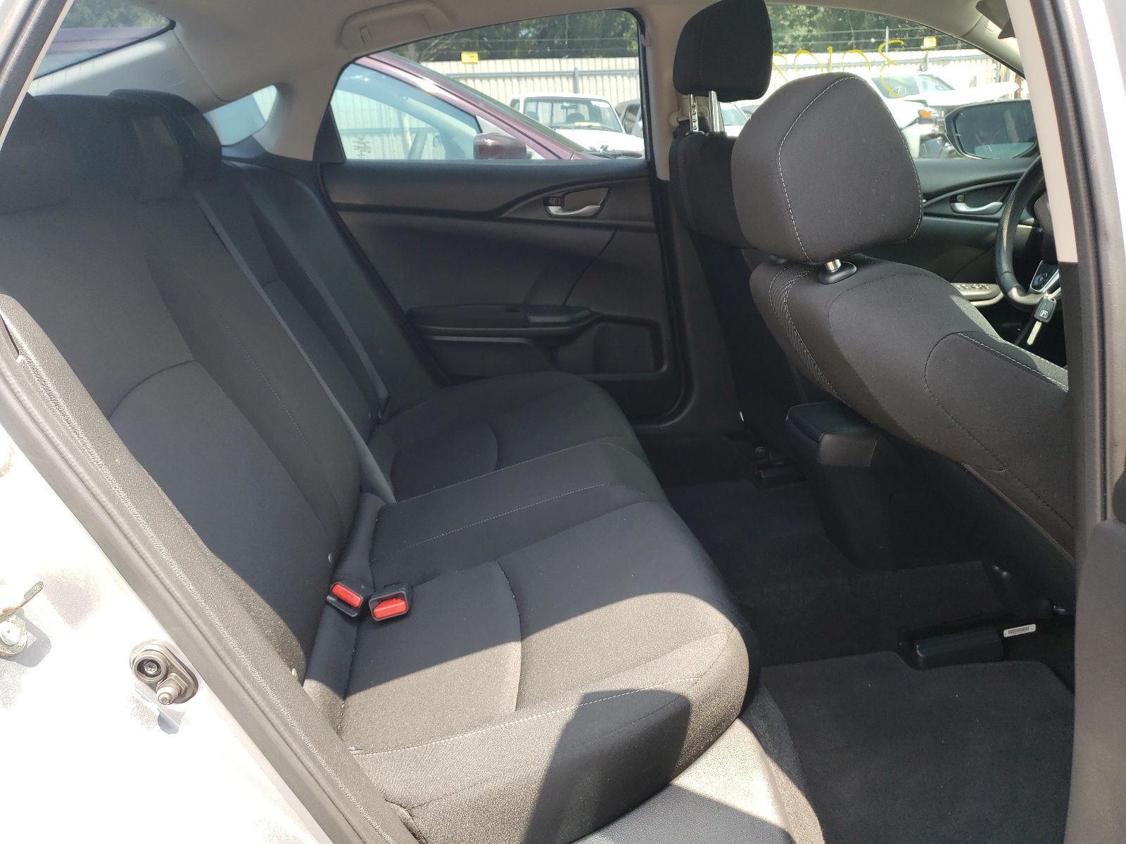 Photo 6 from auction – 2017 HONDA CIVIC LX with VIN 19XFC2F58HE016949