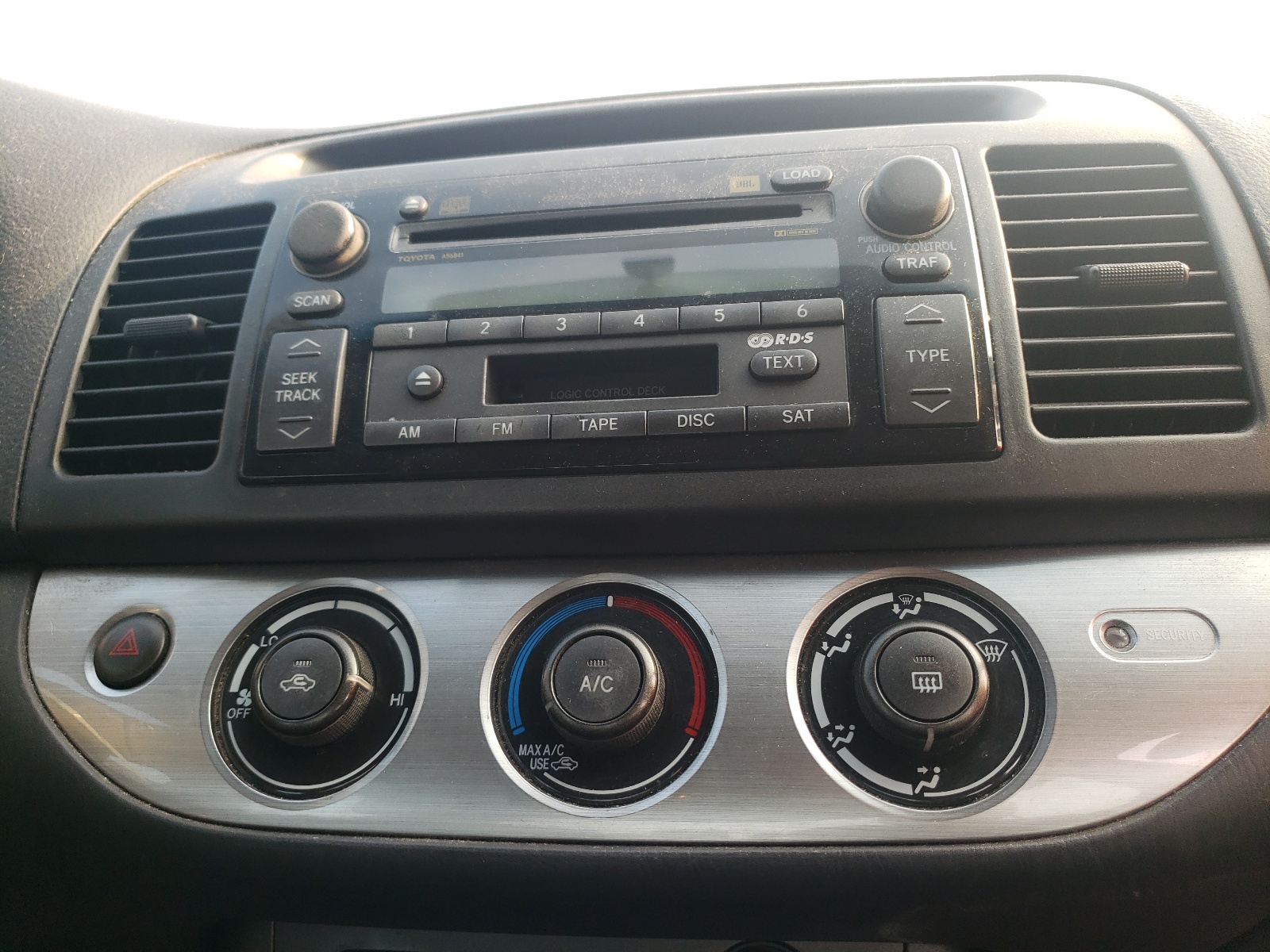 Photo 9 from auction – 2005 TOYOTA CAMRY with VIN JTDBA30KX50024466