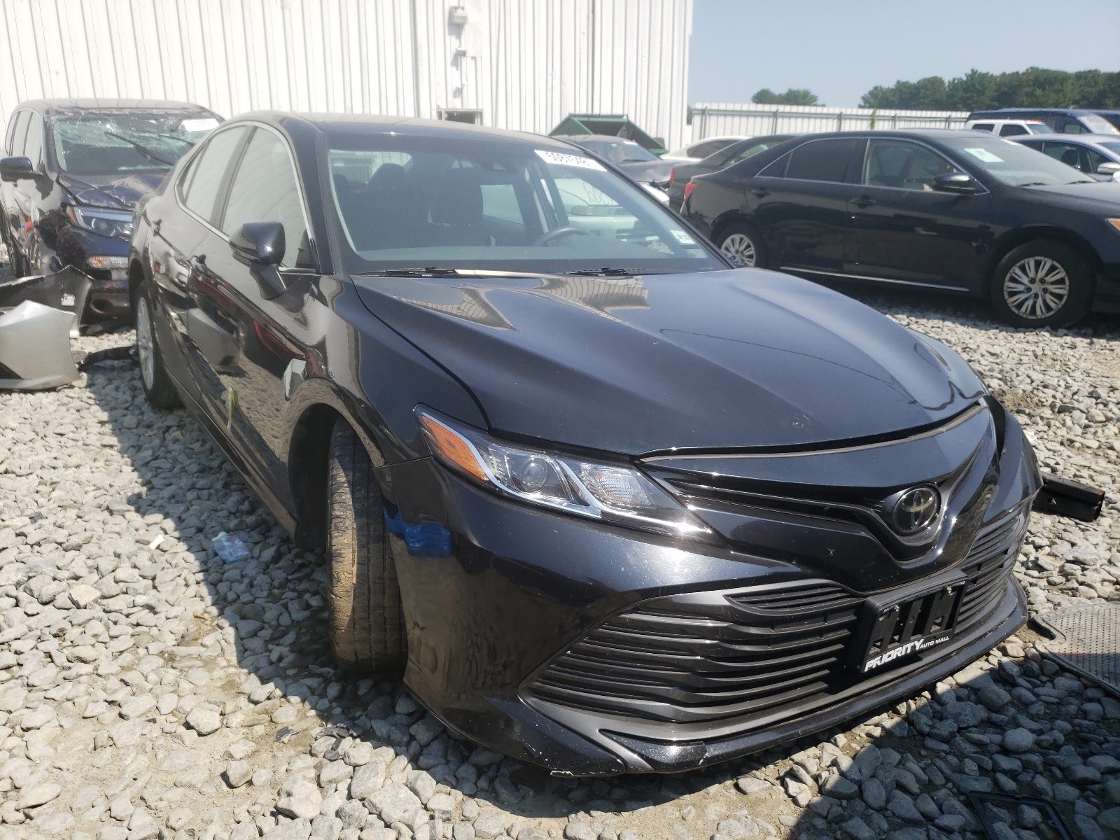 Photo 1 from auction – 2018 TOYOTA CAMRY with VIN 4T1B11HK7JU649947