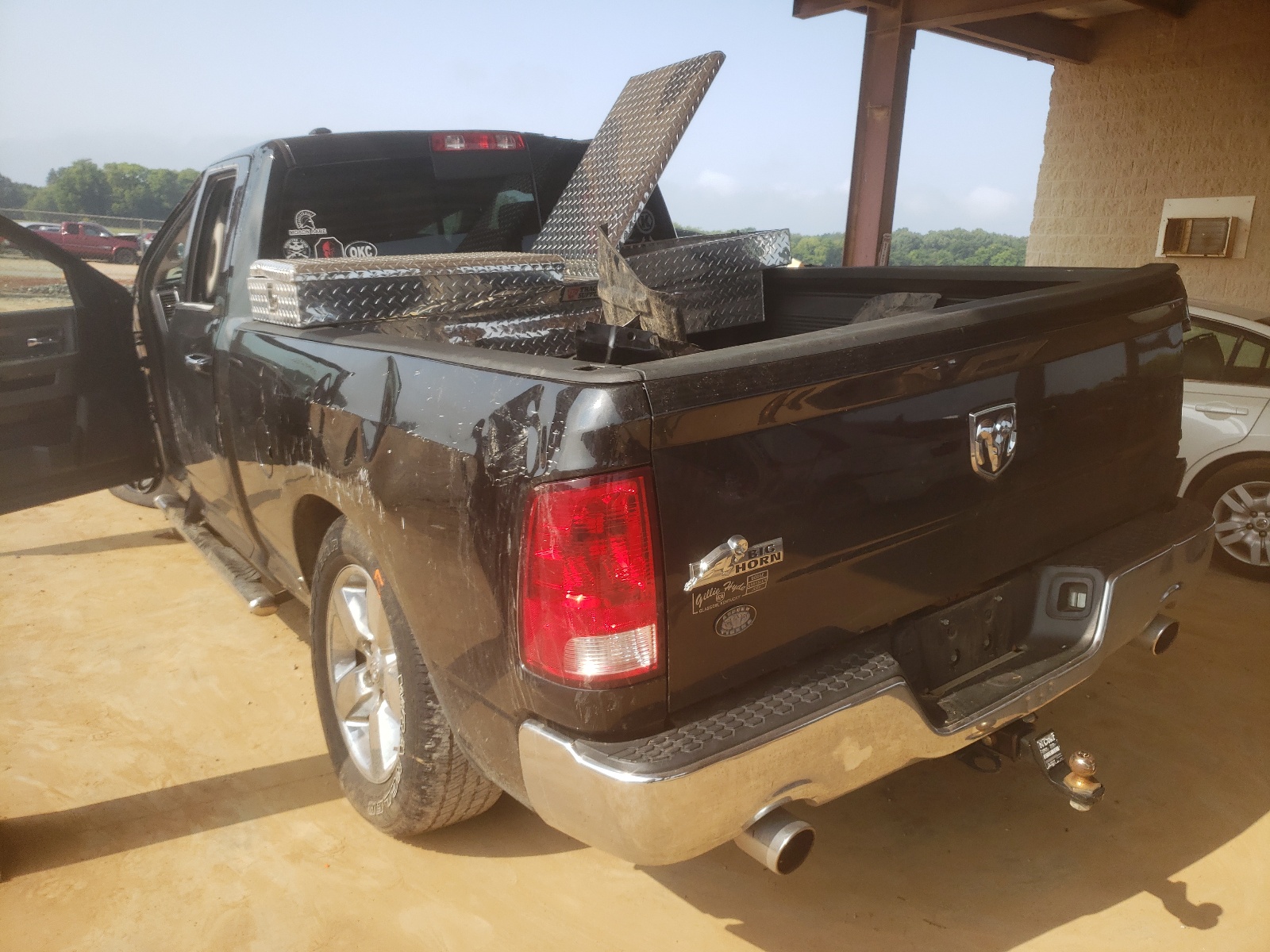 Photo 3 from auction – 2016 RAM 1500 SLT with VIN 1C6RR6GT6GS269139