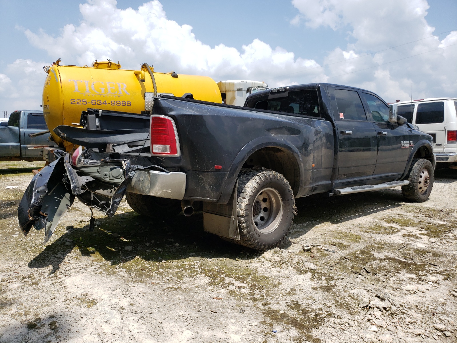 Photo 4 from auction – 2017 RAM 3500 LARAM with VIN 3C63RRJL5HG791155