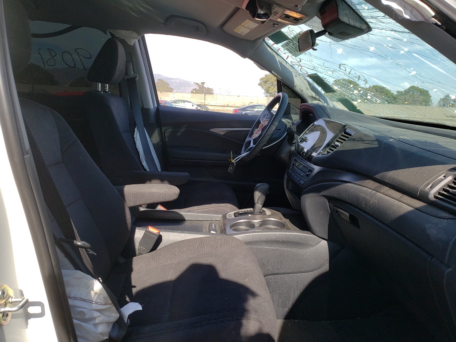 Photo 5 from auction – 2020 HONDA PILOT EX with VIN 5FNYF5H39LB007404